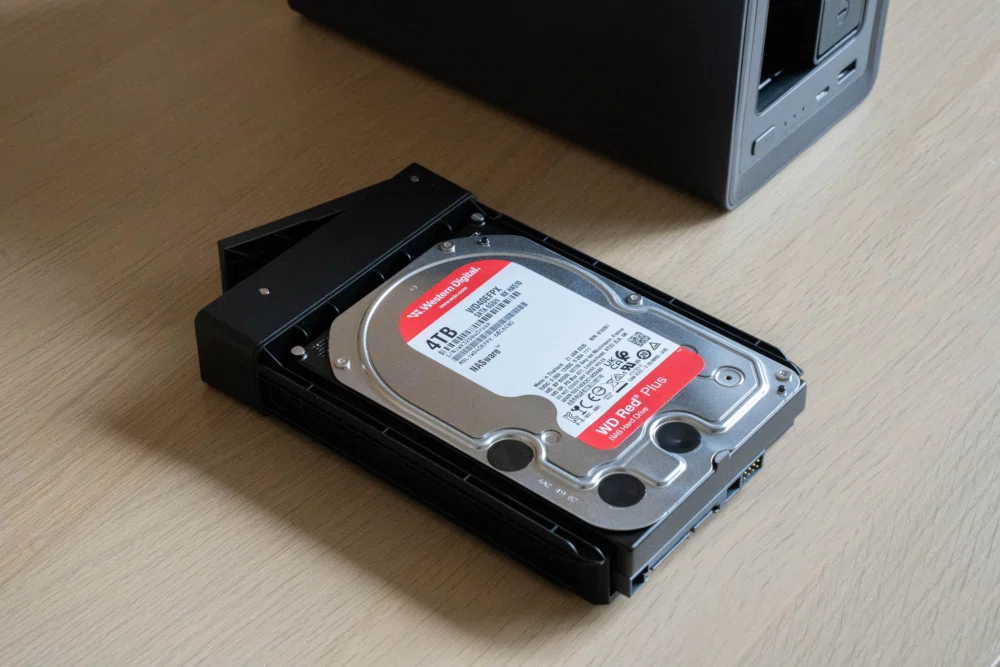 UGREEN NASync DXP2800レビュー｜容量不足から解放される、自分だけの