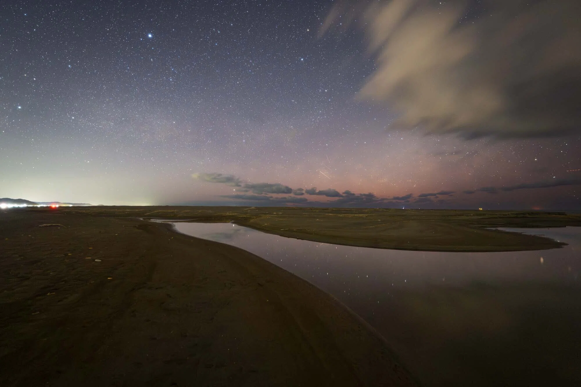 夜明け前の海へ。今年最初の天の川に会いに行く｜星空写真家 × 会社