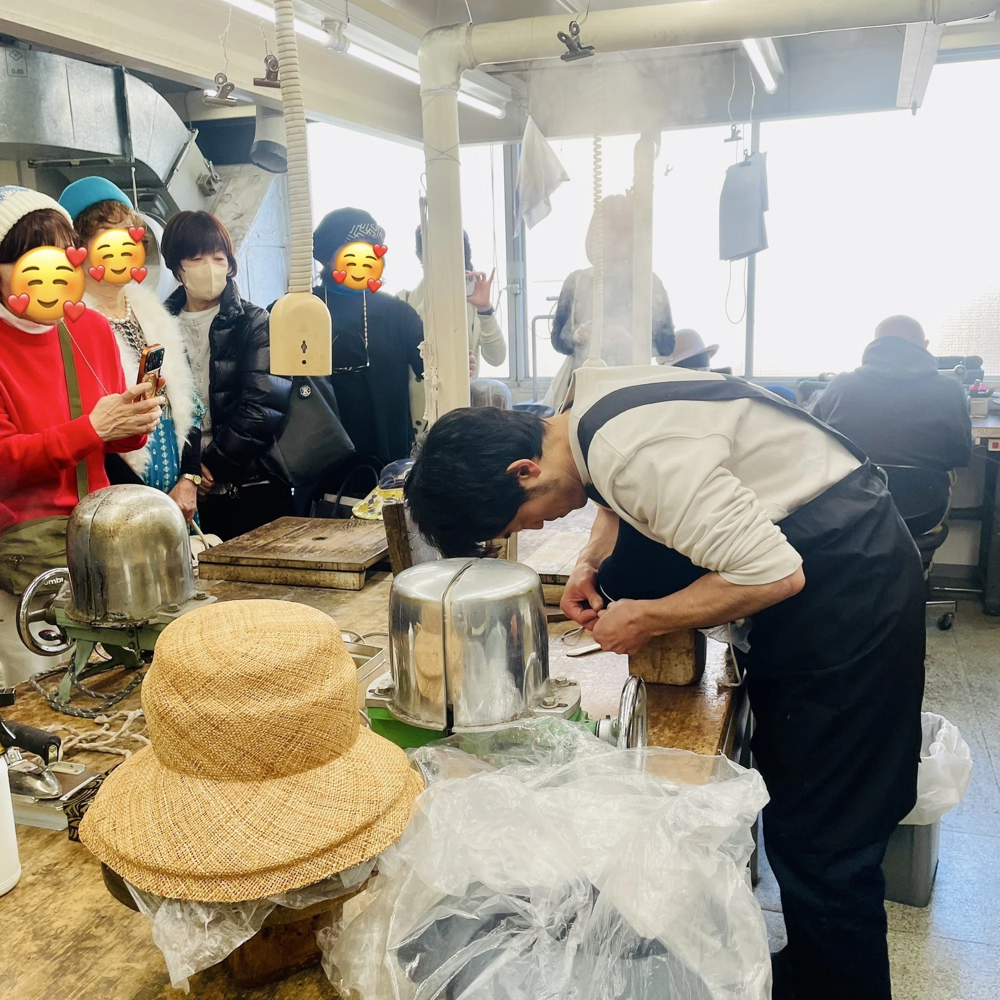 坂道の記憶、メゾンの呼吸 ―― 神戸トアロード「マキシン」を訪ねて｜emera