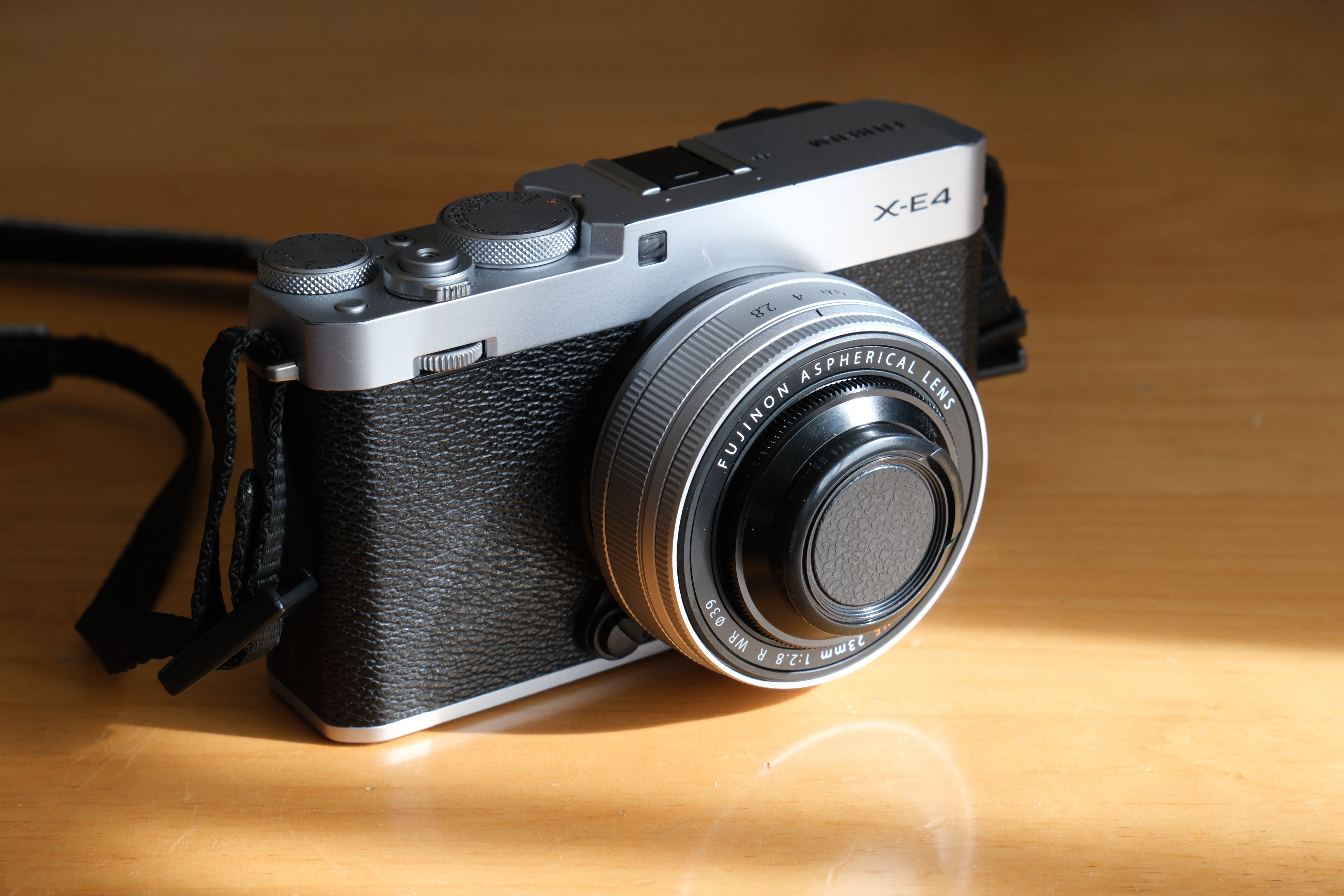 XF23mmF2.8 R WR のフード事情 (XF27mmF2.8にも適用可能)｜hassyX