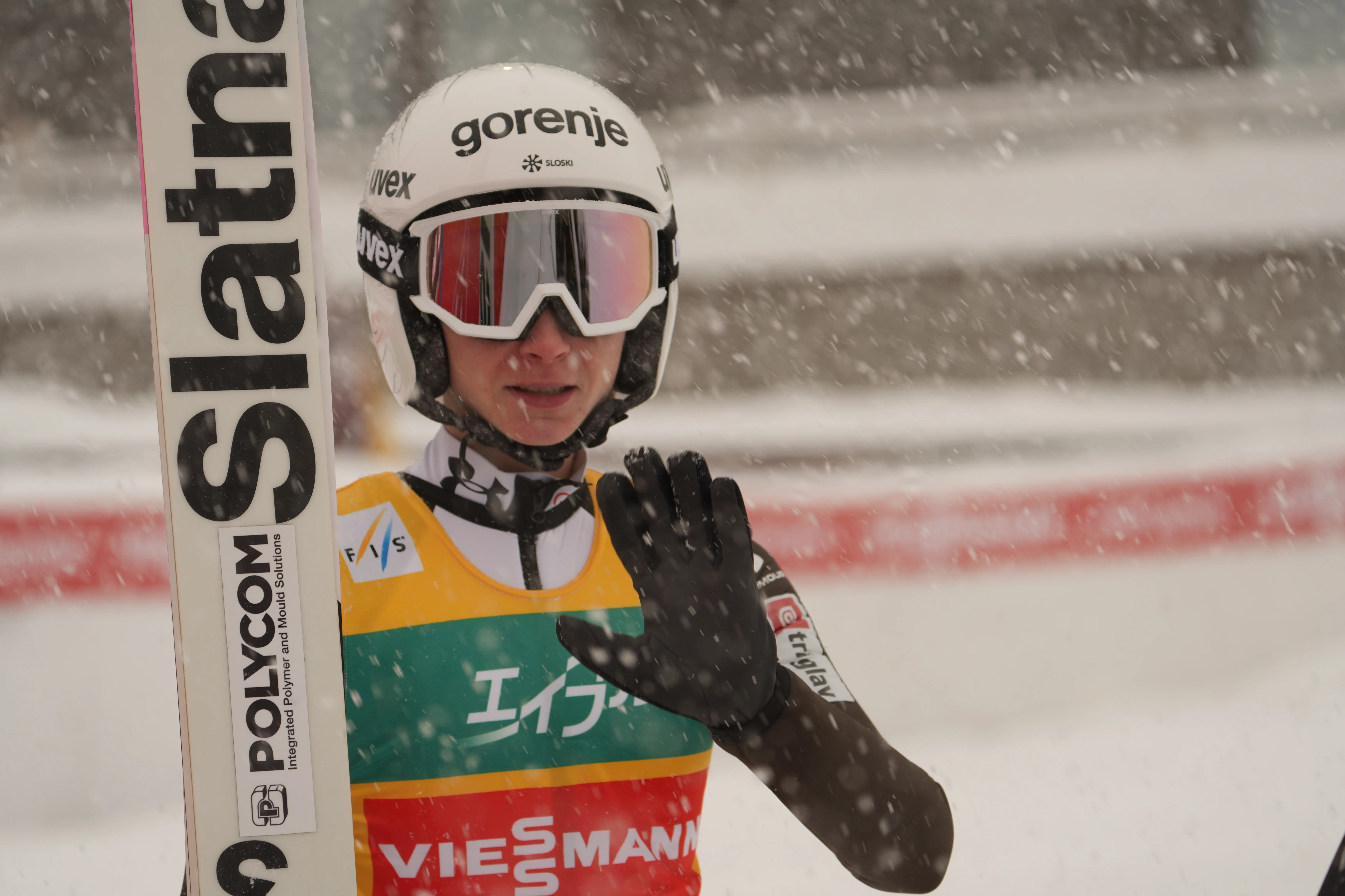 雪降る札幌でニカ・プレブツがルンビに並ぶ大飛行〜スキージャンプ女子