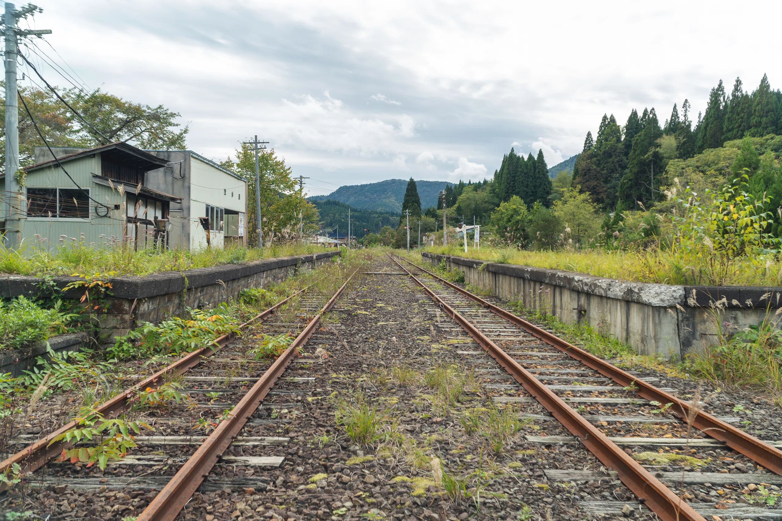 100年の記憶 茂内駅の腕木式信号機｜rui vanlife