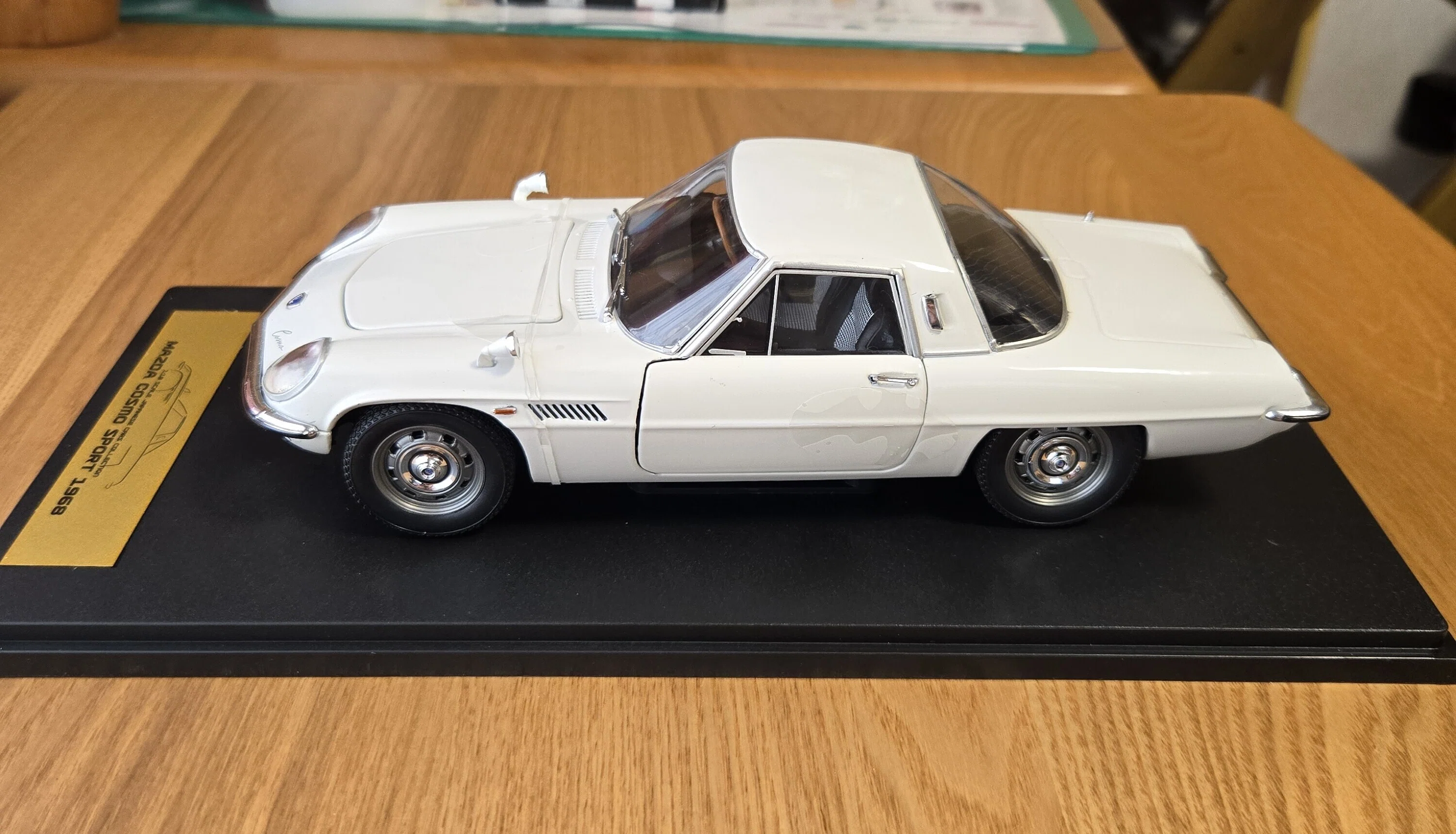 アシェット1/18国産名車コレクション コスモスポーツを購入しました