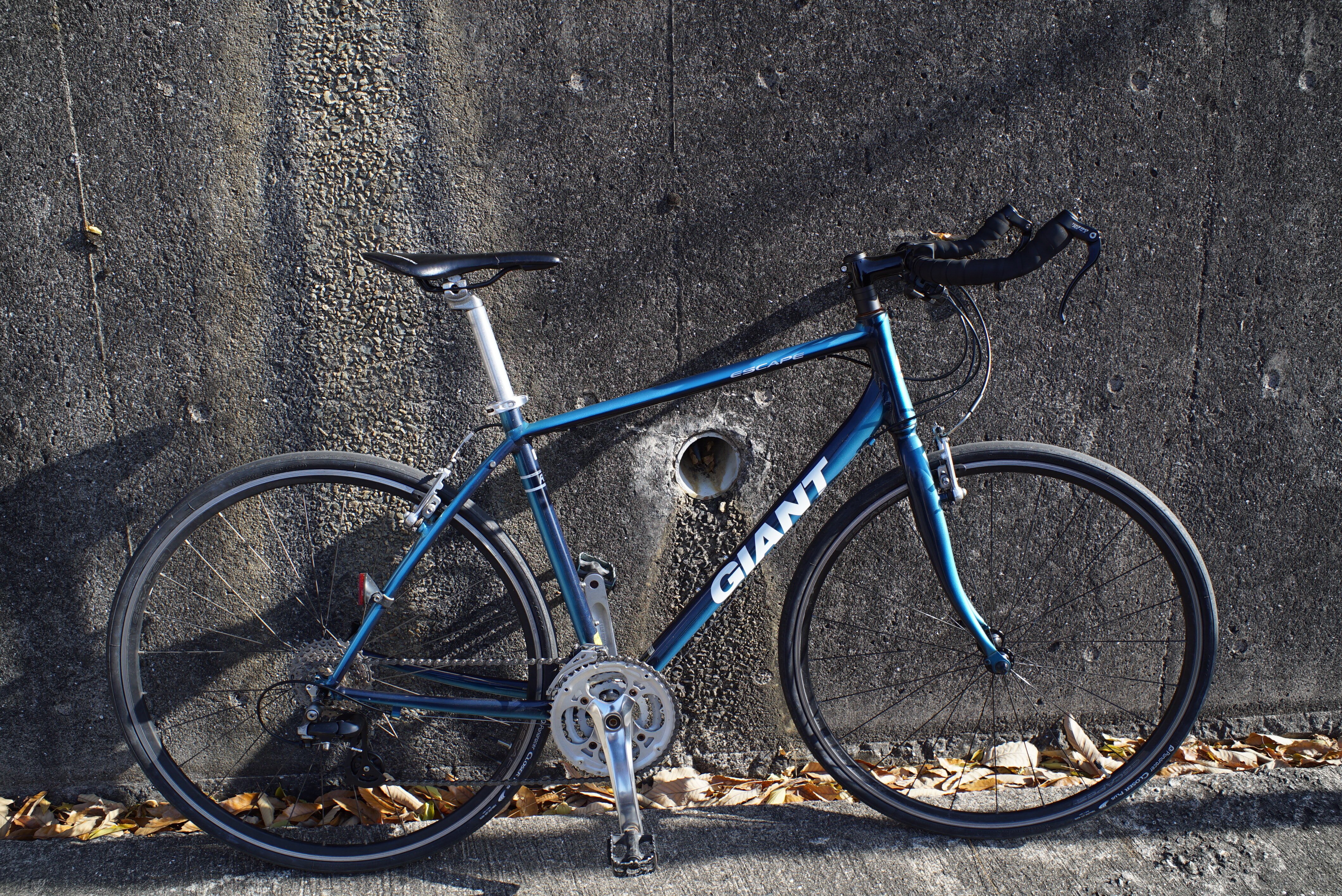 クロスバイクGIANT ESCAPE R3をブルホーンハンドルに改造する