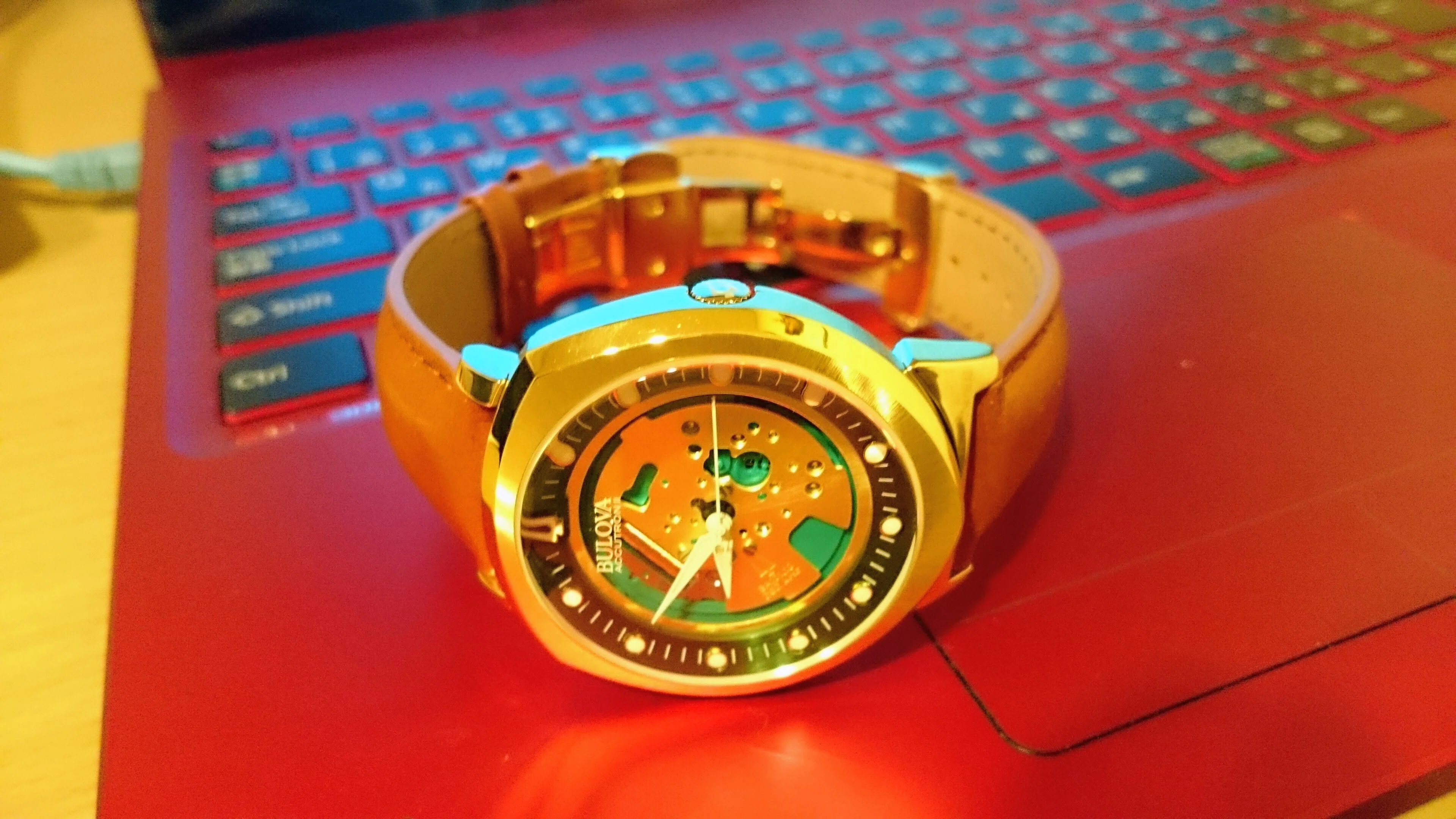 ブローバのアキュトロン（Bulova Accutron）について｜HAYA