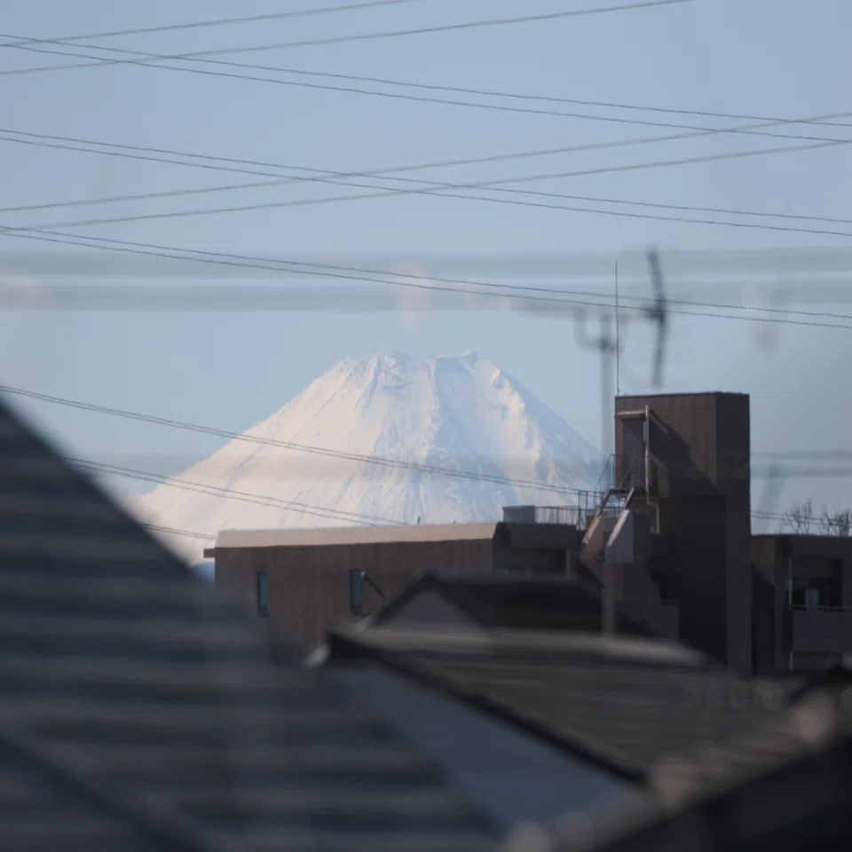 強風で富士山の雪吹き飛ぶ｜こんとん