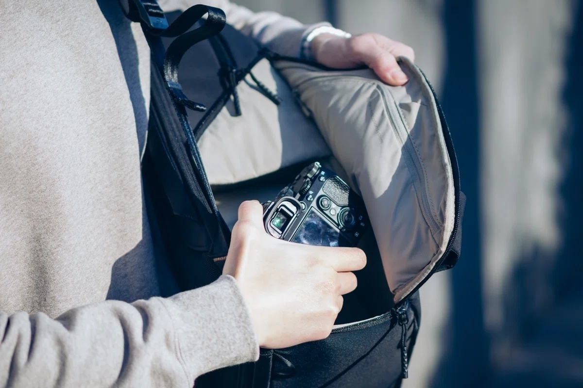 PGYTECH OneGo Lite Backpack 22L レビュー！「カメラバッグらしくない 