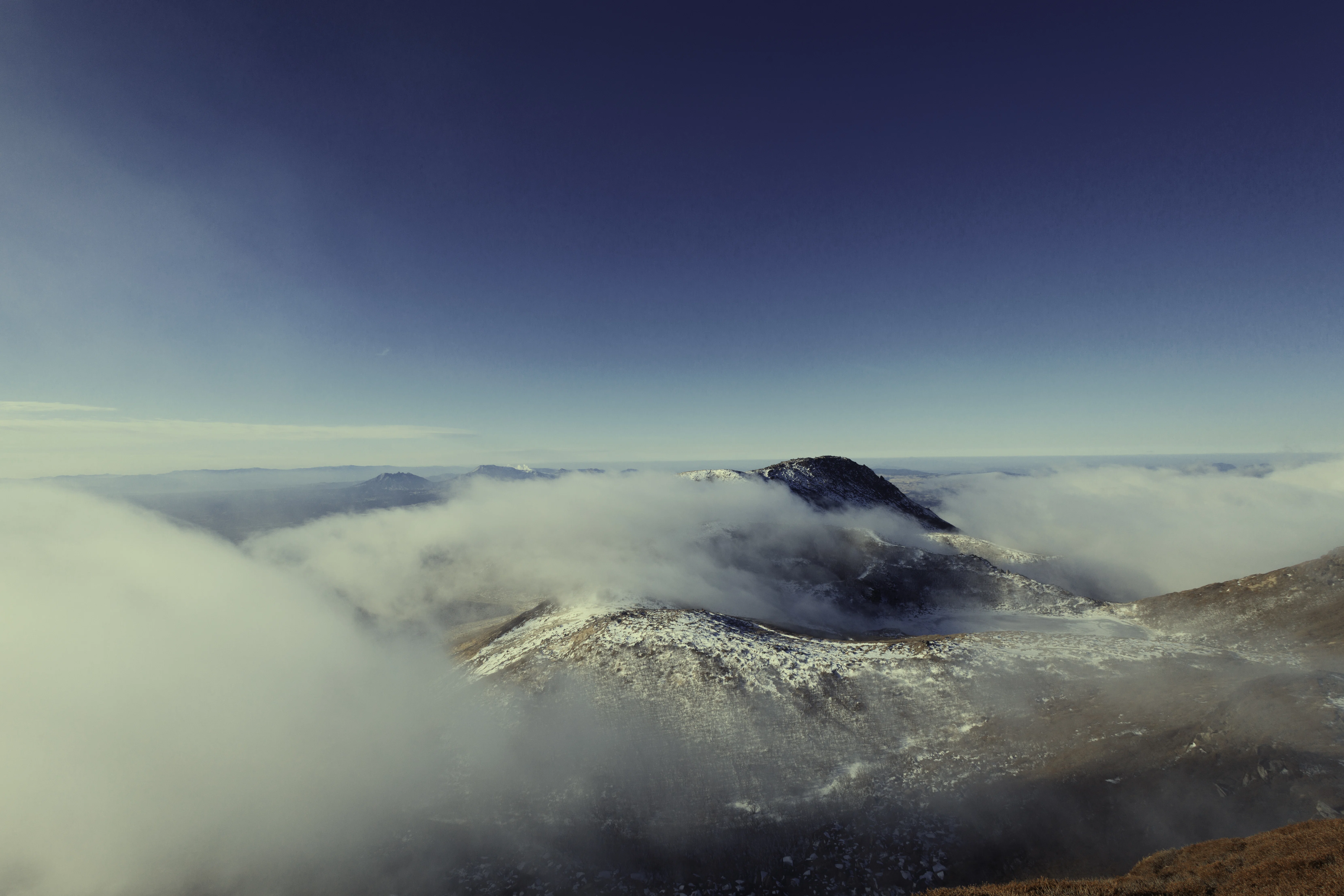 冬の九重】雲海に浮かぶ、静寂の別世界。EOS Rもまだまだ現役｜やす