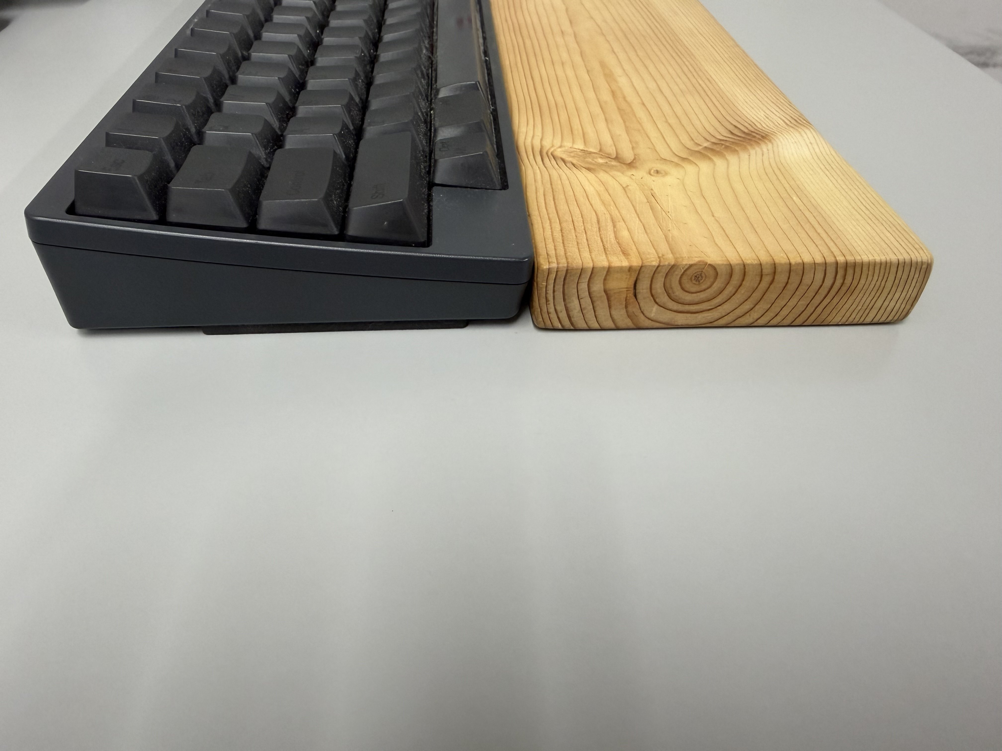 5,000→￥200以下！キーボード用のパームレストはDIYがおすすめ｜ふつ