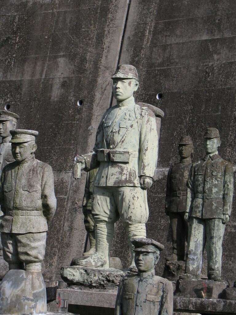 愛知】コンクリートの軍人像 中之院 | 愛知県南知多町｜underZero
