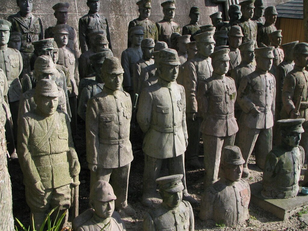 愛知】コンクリートの軍人像 中之院 | 愛知県南知多町｜underZero