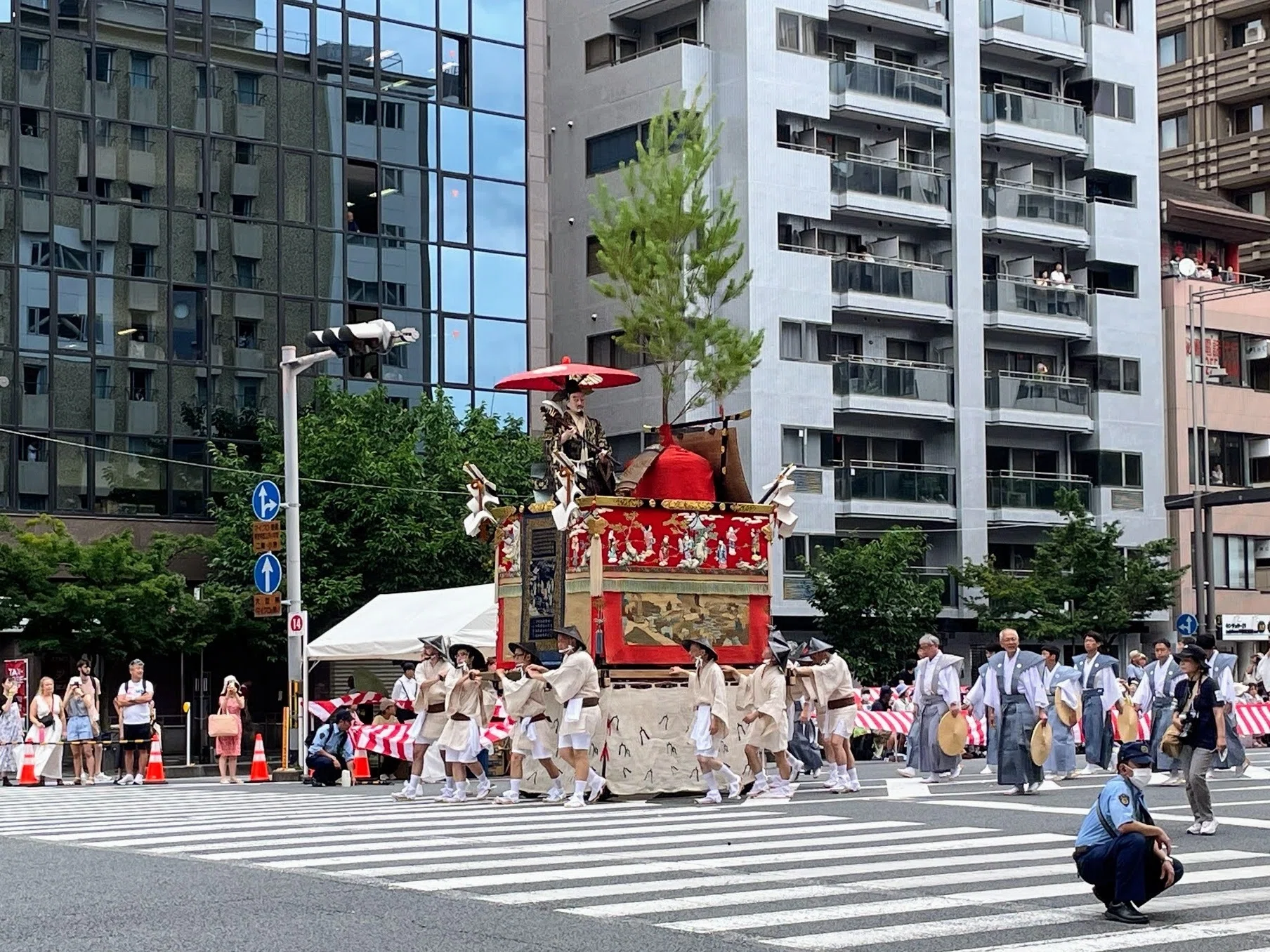祇園祭の宵山と、京町家・杉本家の屏風祭｜美術館とお寺と猫
