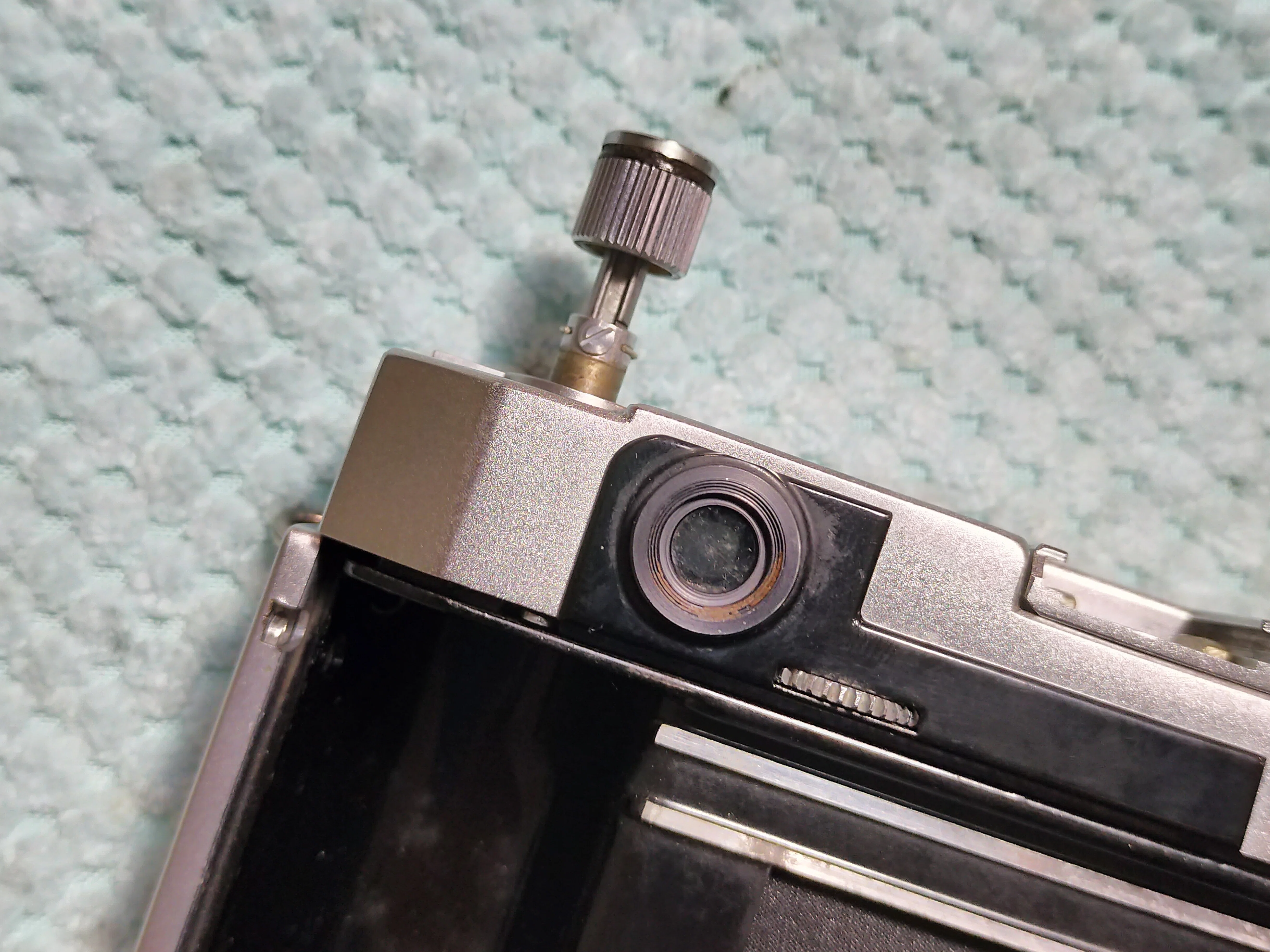 Canon L3の分解｜フィルムカメラ修理のアクアカメラ