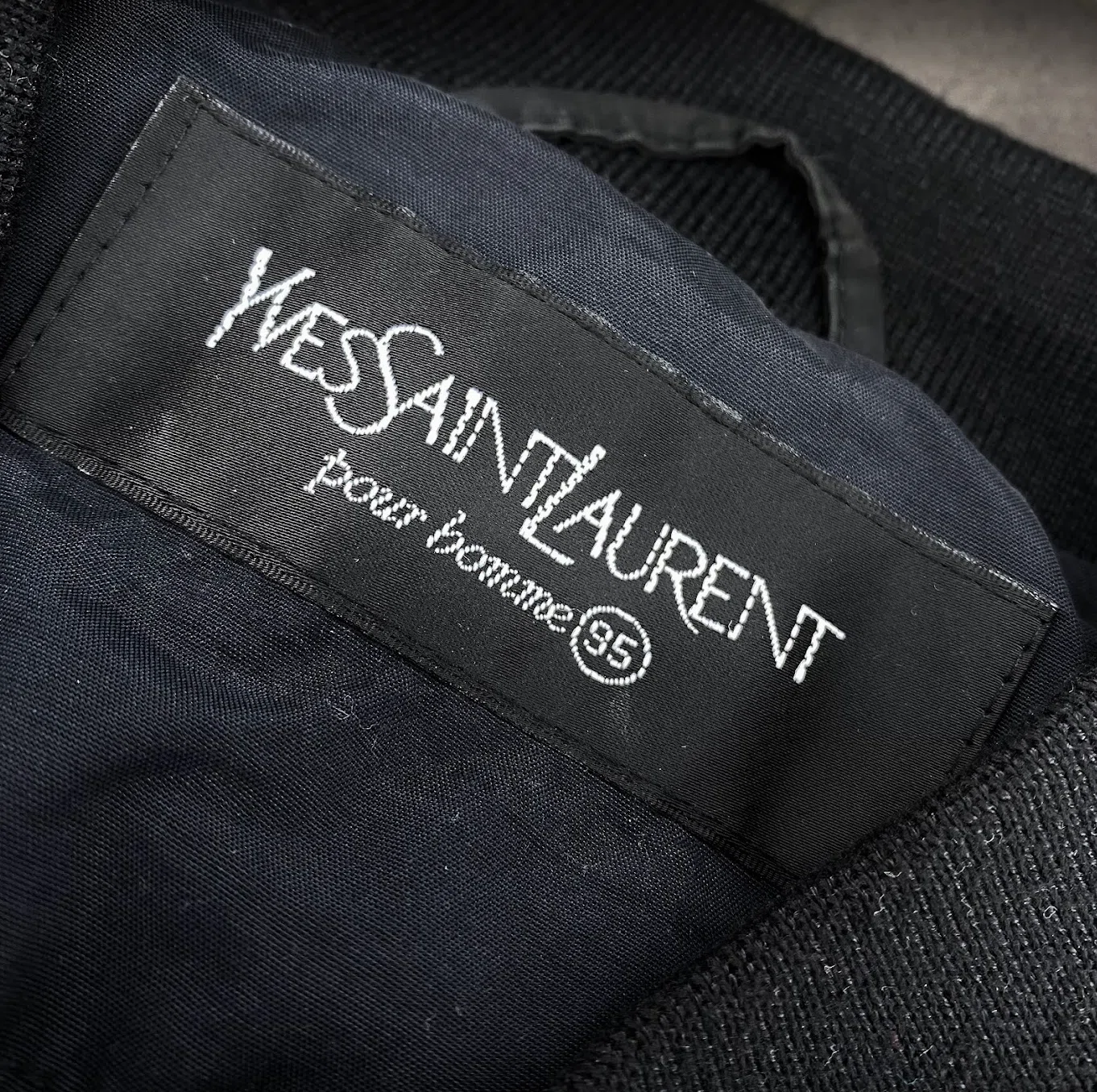 Yves Saint Laurent ✖️ BOMBER JACKET｜Red Hurl