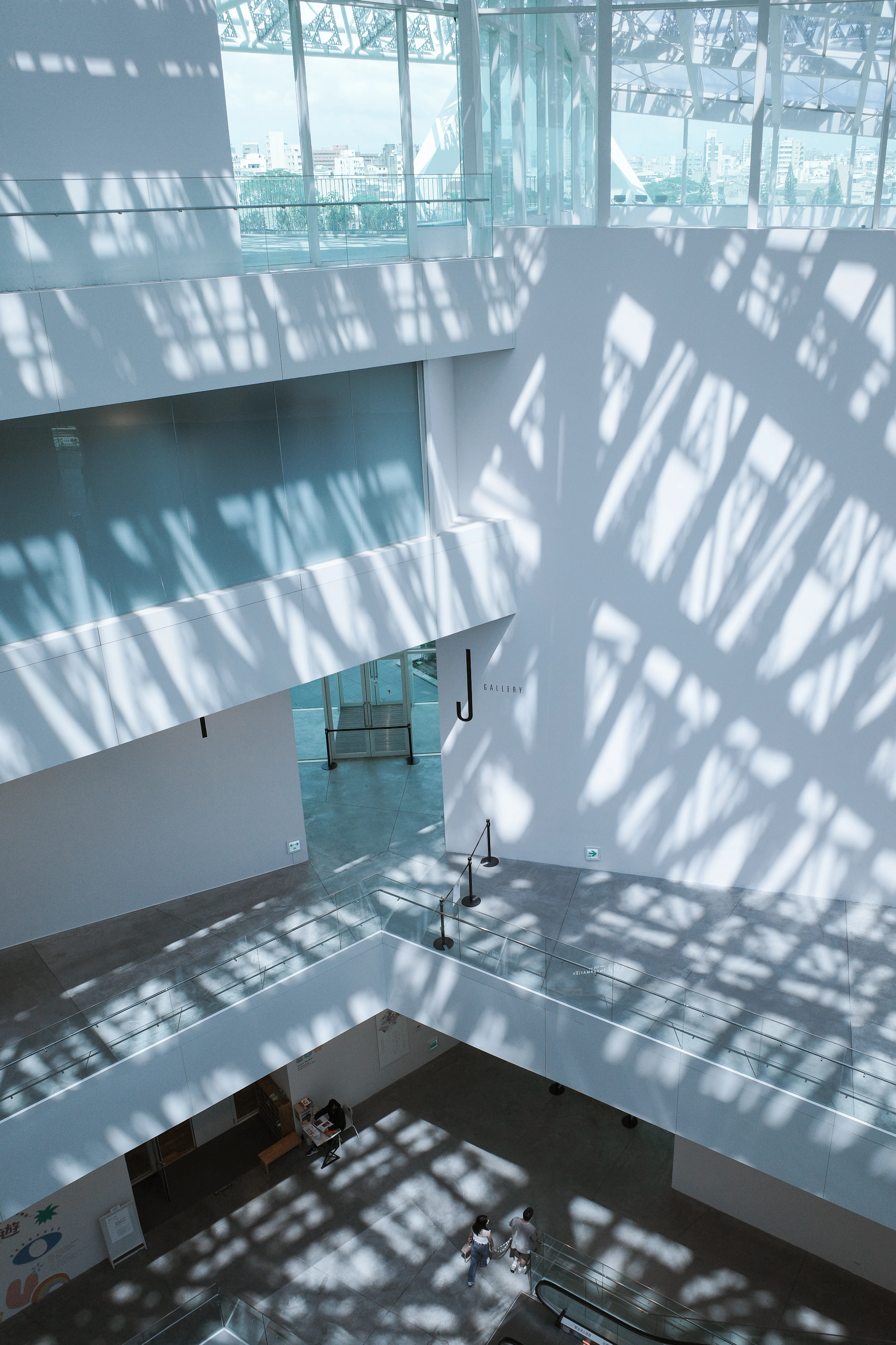 54【建築探訪】五角形の屋根がつくる光の万華鏡｜台南市美術館二館