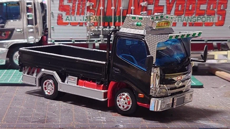 アオシマ1/32 楽プラ デュトロをデコトラにしよう！｜筑前ボデー