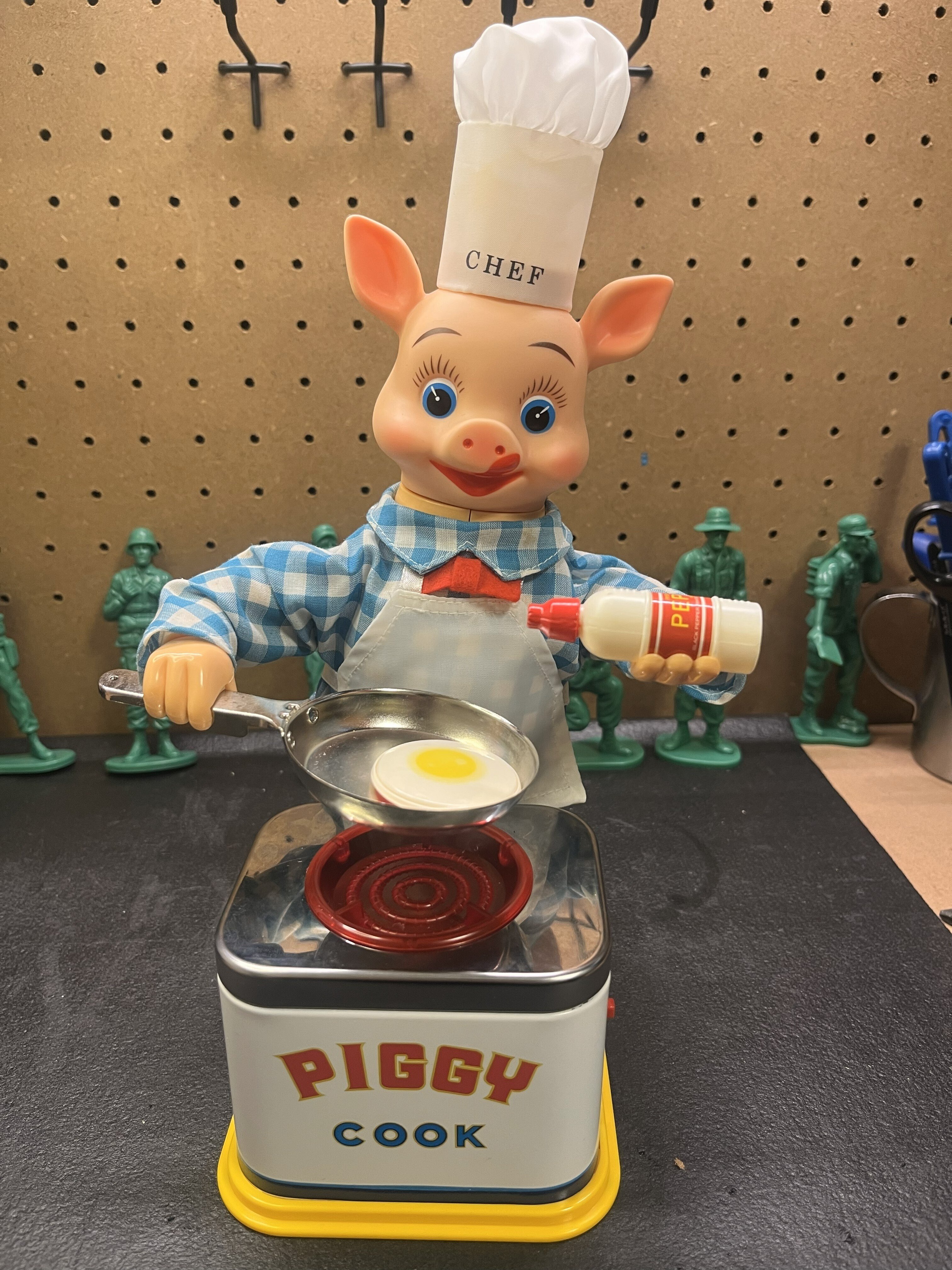 フライパンを振る豚のおもちゃ #12 ――Piggy Cookが動かなくなった理由