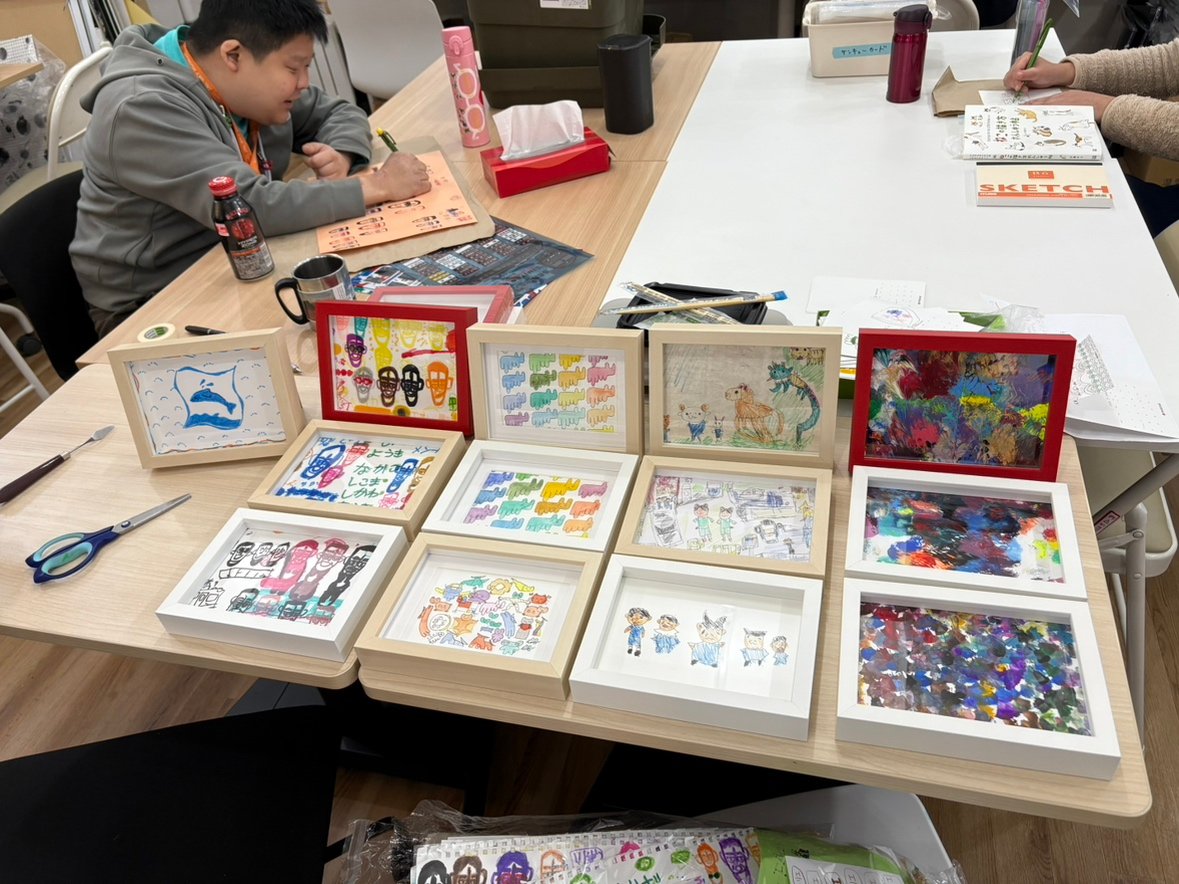 似顔絵が大人気！地域交流スペースでの販売会 - 一般社団法人 FUKU