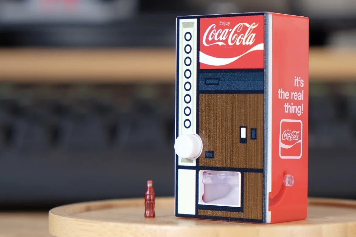 コカコーラ：レトロ自販機のレビュー｜Tsubasa
