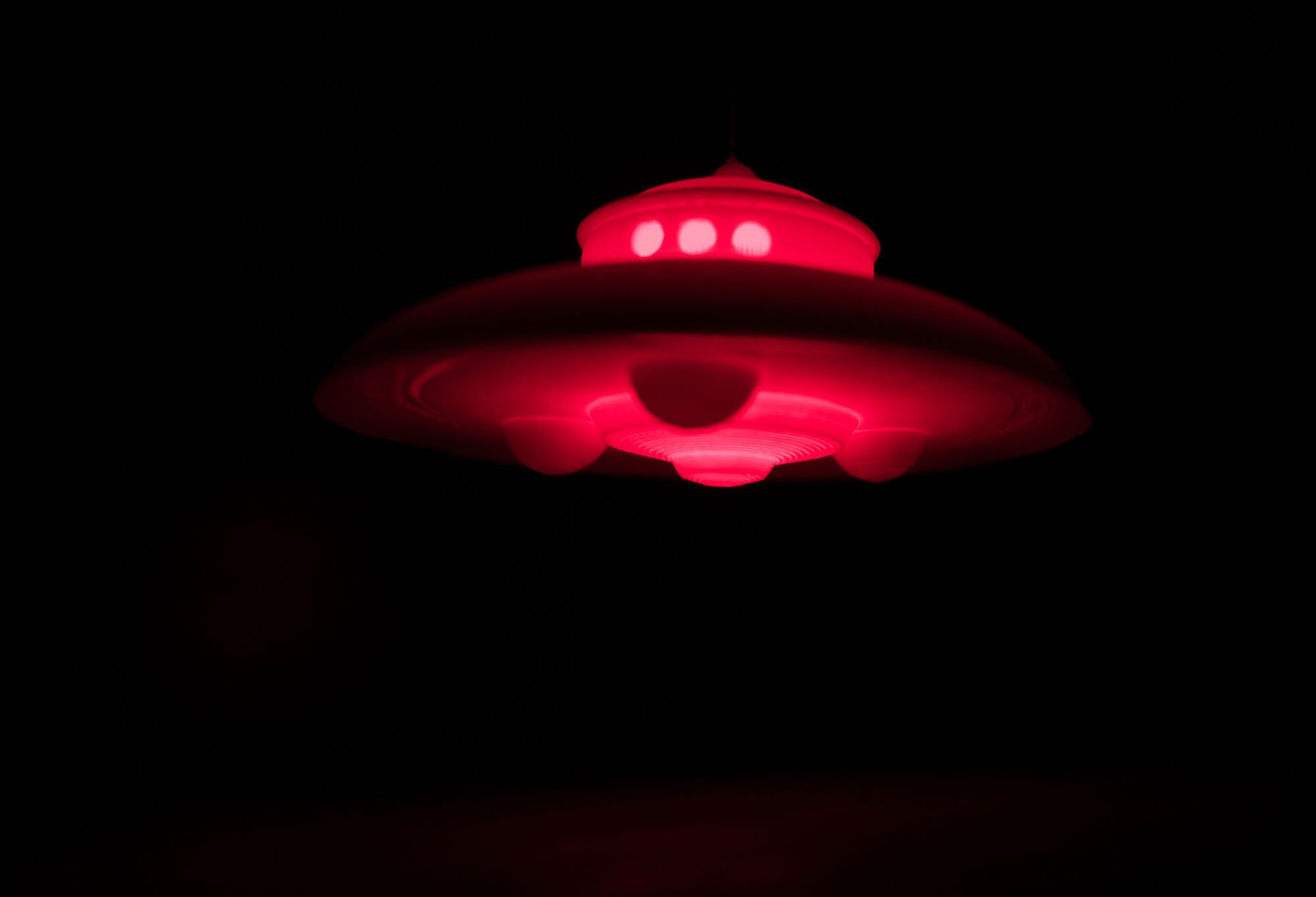 アダムスキー型UFO浮上せり｜フユキ／西川冬旗