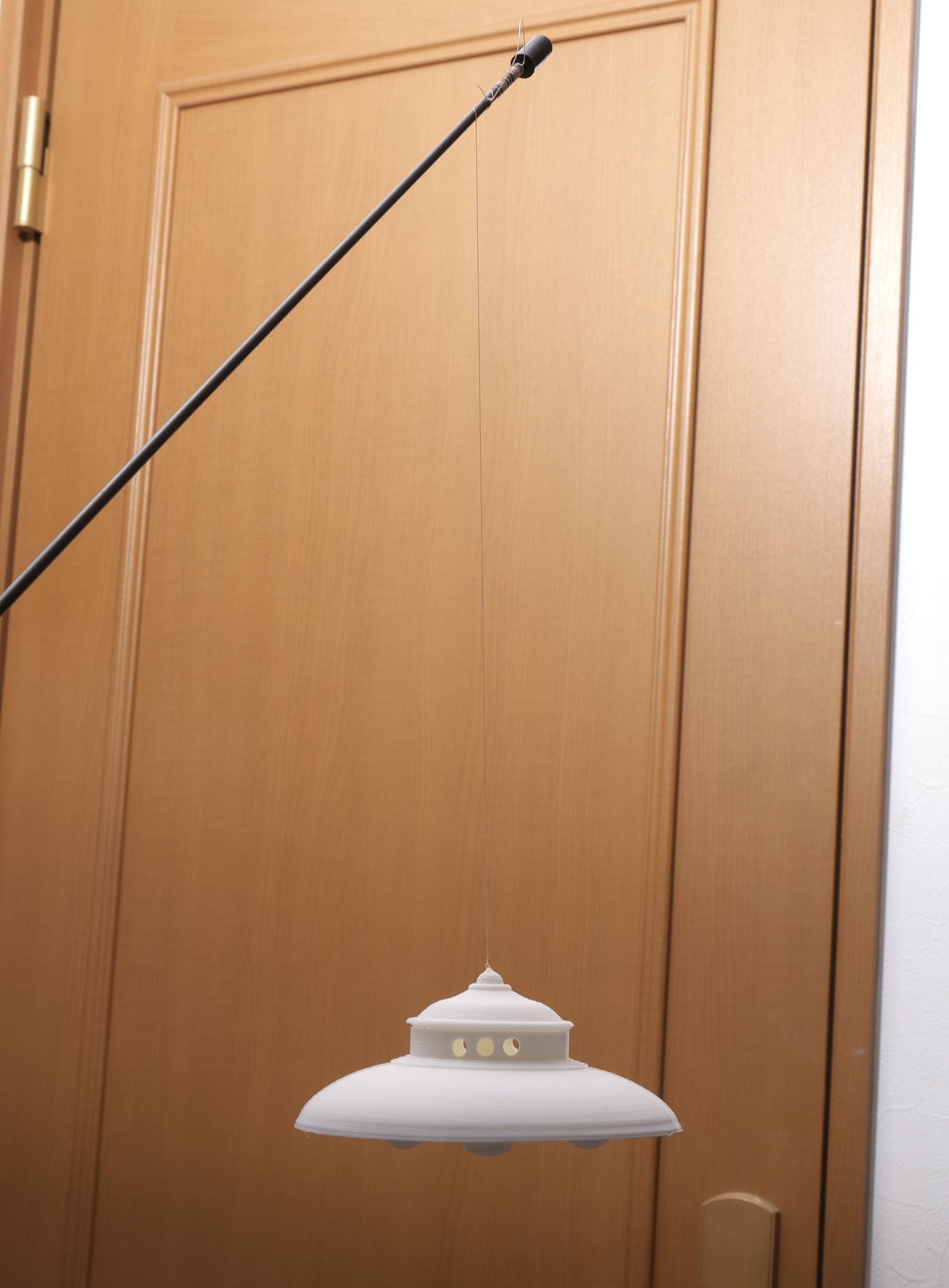 アダムスキー型UFO浮上せり｜フユキ／西川冬旗