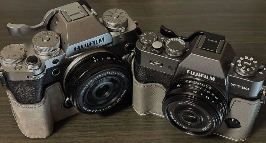 小さすぎるX-T30III を持ちやすく（ハーフケース、サムレスト、ソフト