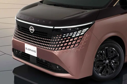 2026年新型エルグランド(E53)の予想デザインCG。迫力のあるフロントグリルと高級感のある佇まい。