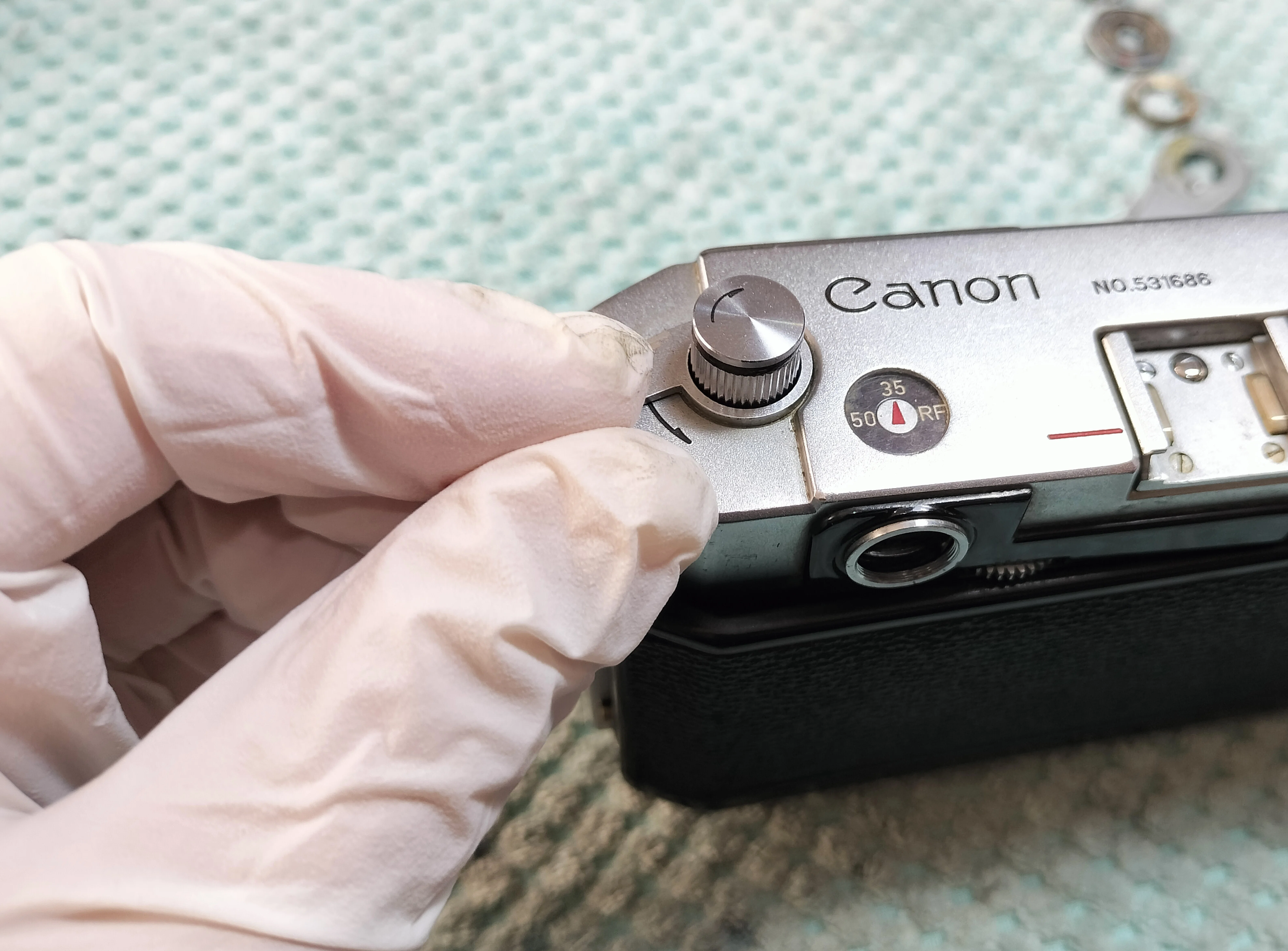 Canon L3の分解｜フィルムカメラ修理のアクアカメラ