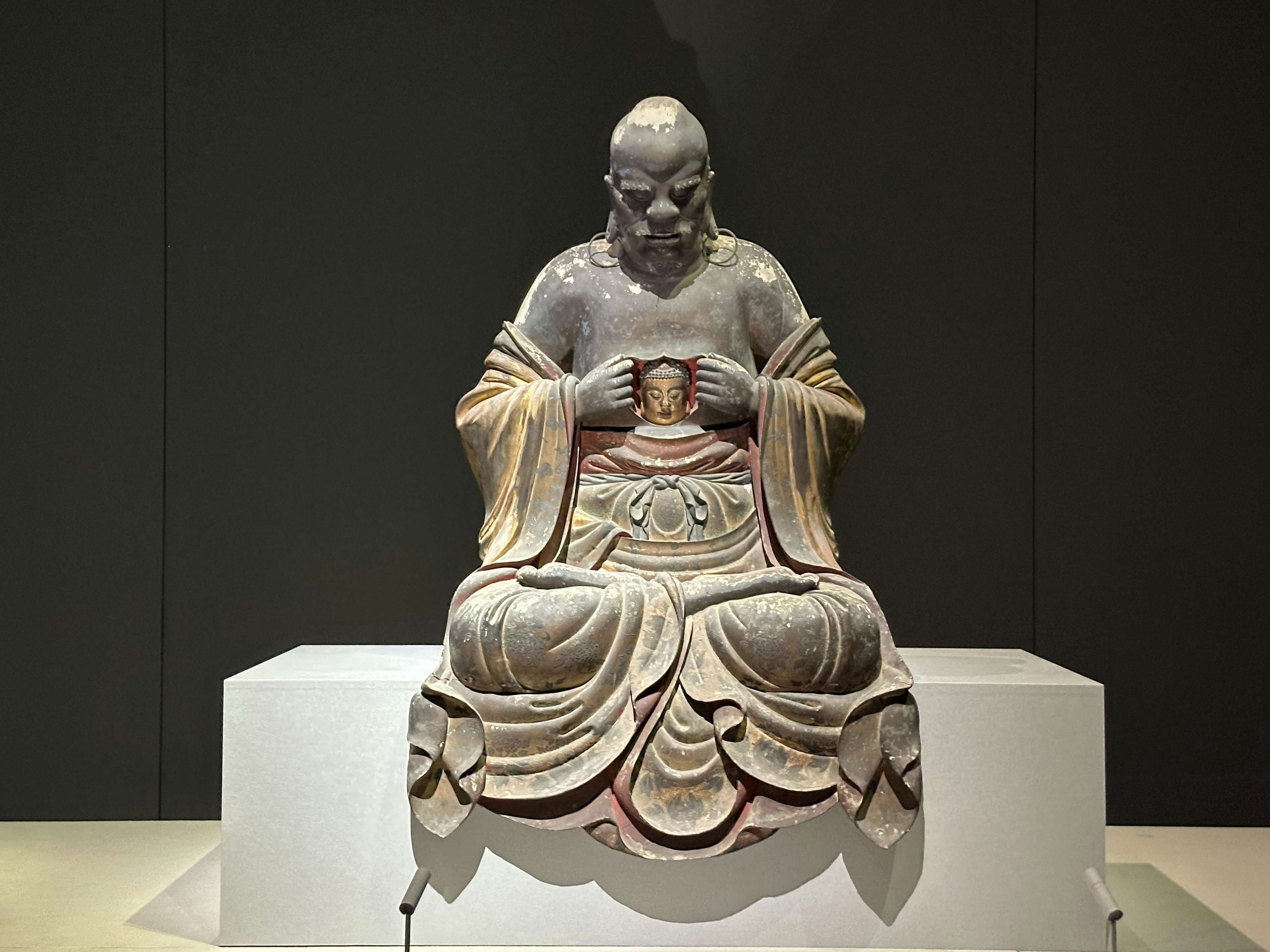 死んだ仏像と、それを飾る美術館――展示という制度が奪ったもの｜横山豪