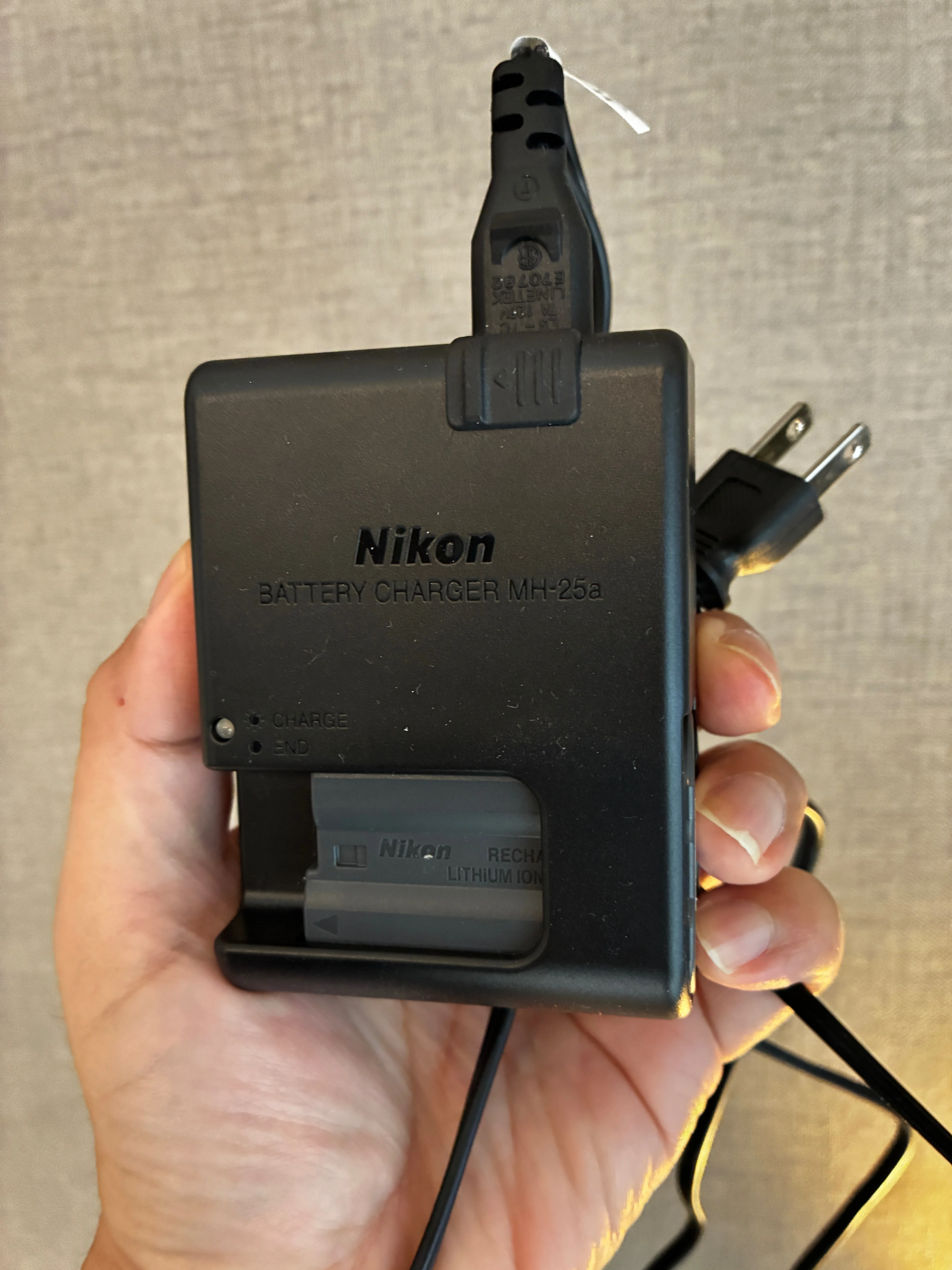 Nikon バッテリーチャージャー MH-25aを、あえて選ぶ理由｜KOU