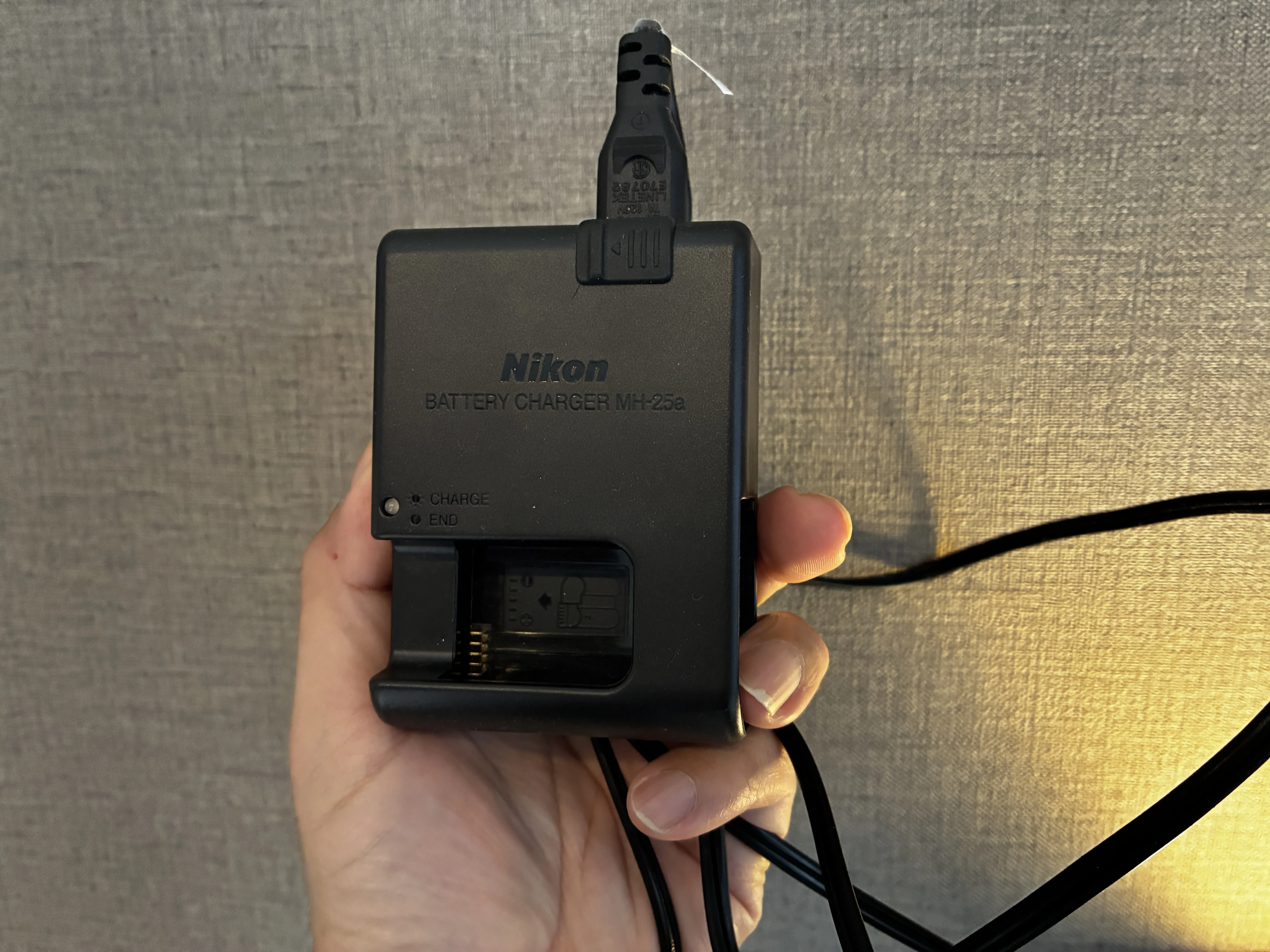 Nikon バッテリーチャージャー MH-25aを、あえて選ぶ理由｜KOU