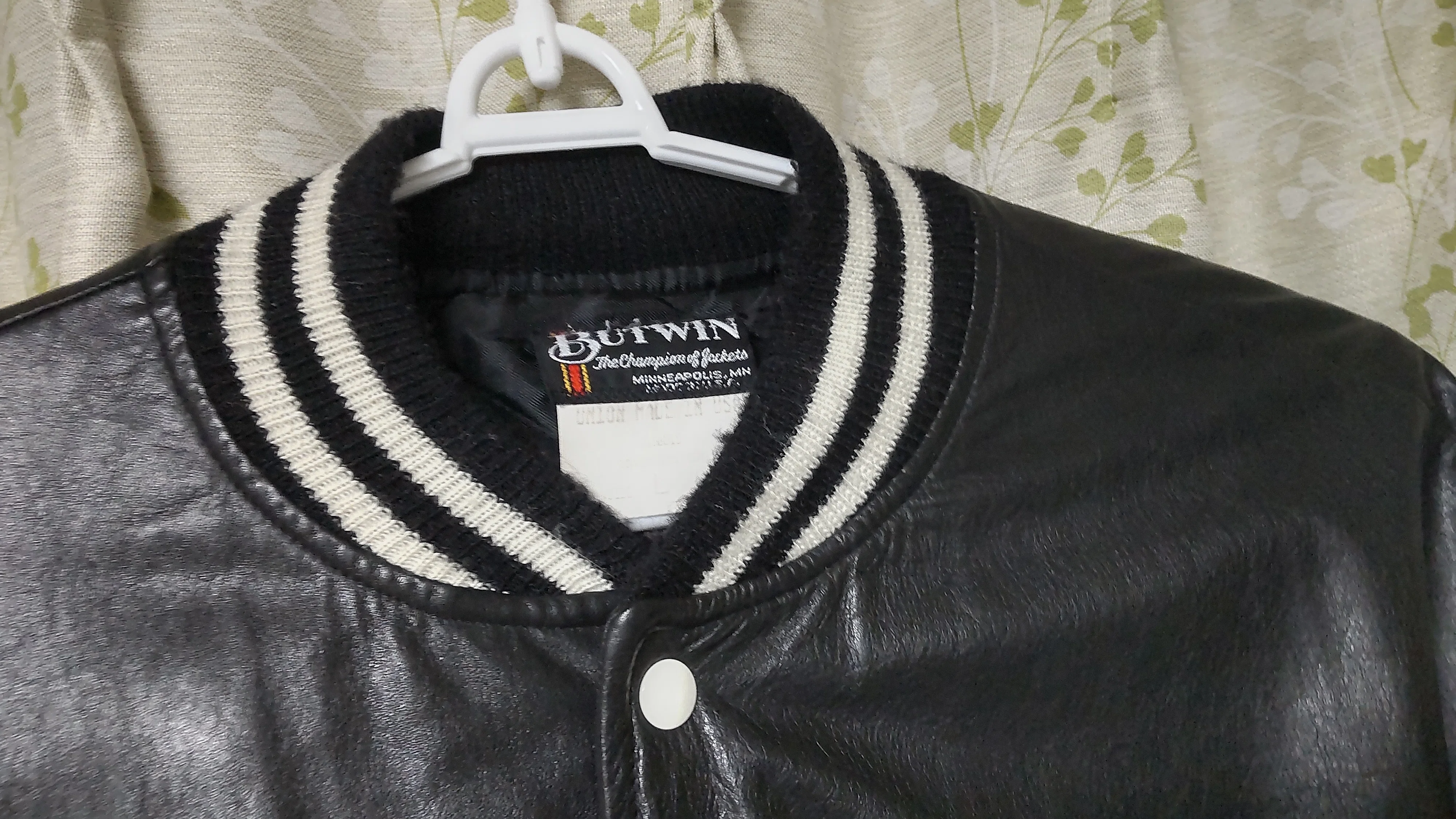 癖がつよい袖！！「BUTWIN レザースタジャン」ファッションアウトプッ