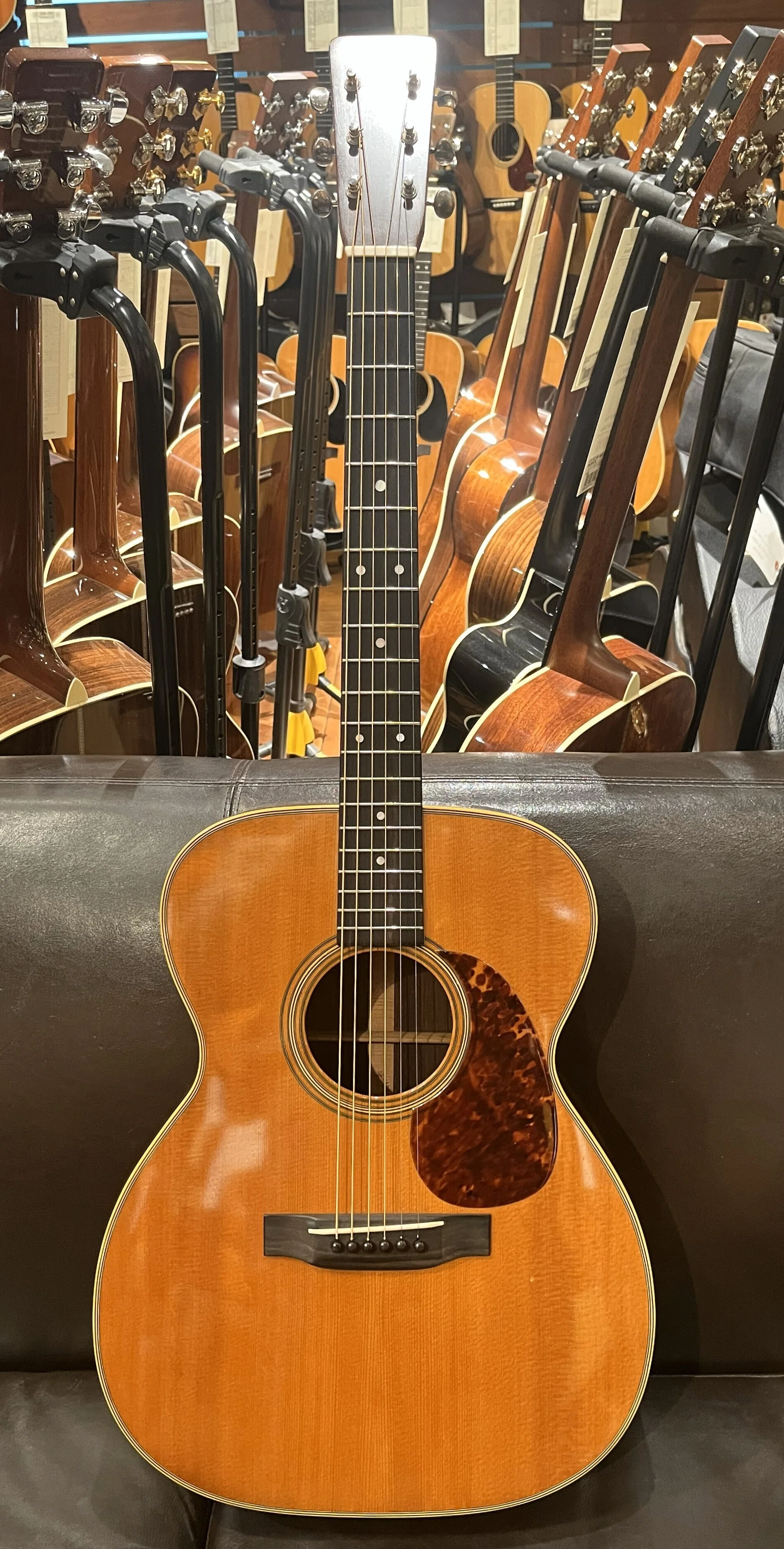 Collings OM2AHC Hill Country」「ハンドメイドとファクトリーメイド