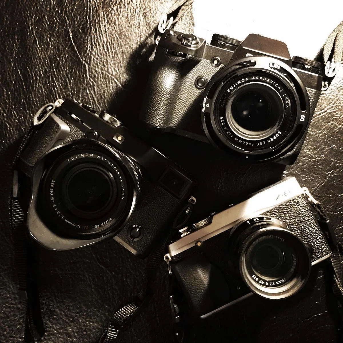 My FUJIFILM X-Pro2】塗装のハゲも黄ばんだ表示も愛着を感じてやまない 