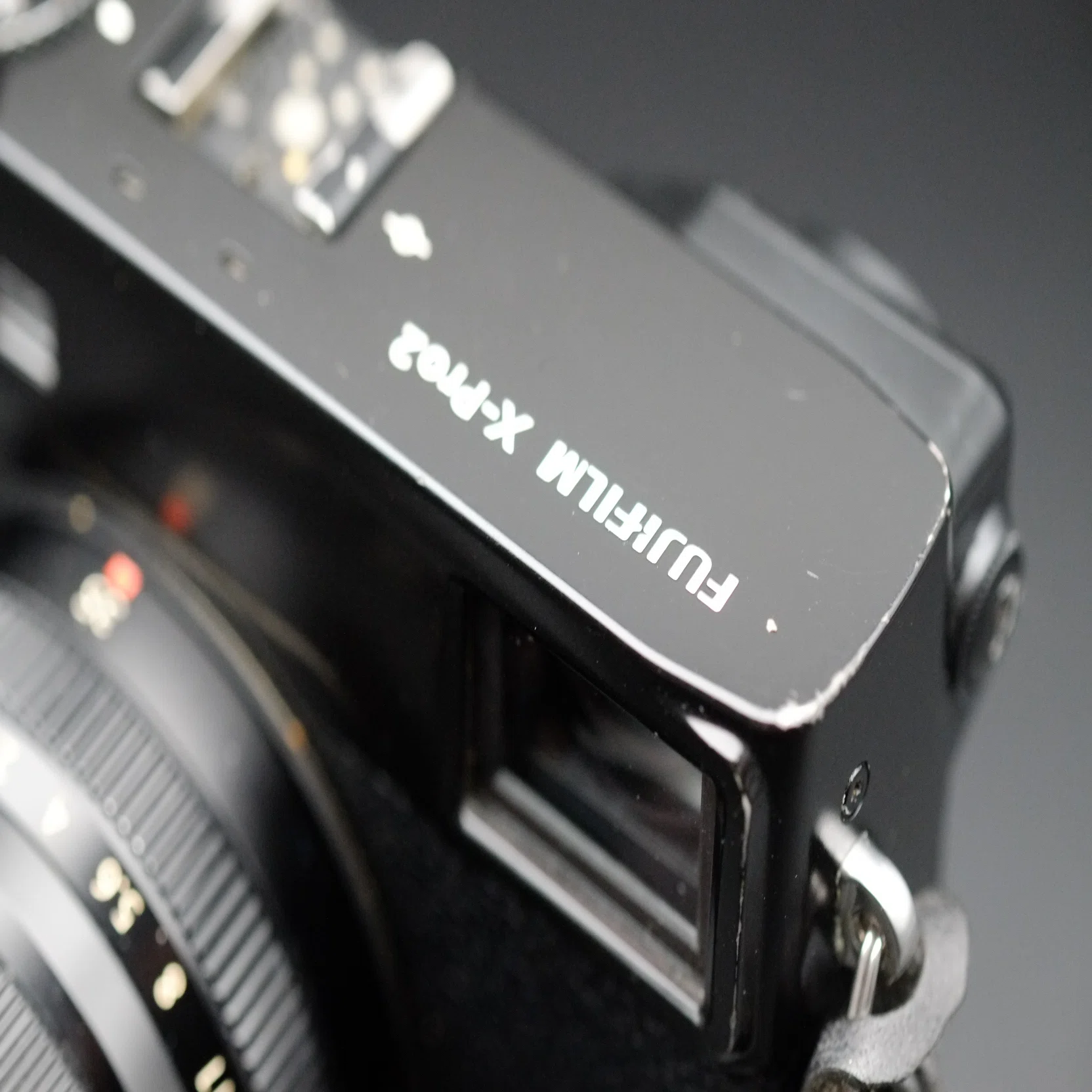 My FUJIFILM X-Pro2】塗装のハゲも黄ばんだ表示も愛着を感じてやまない 