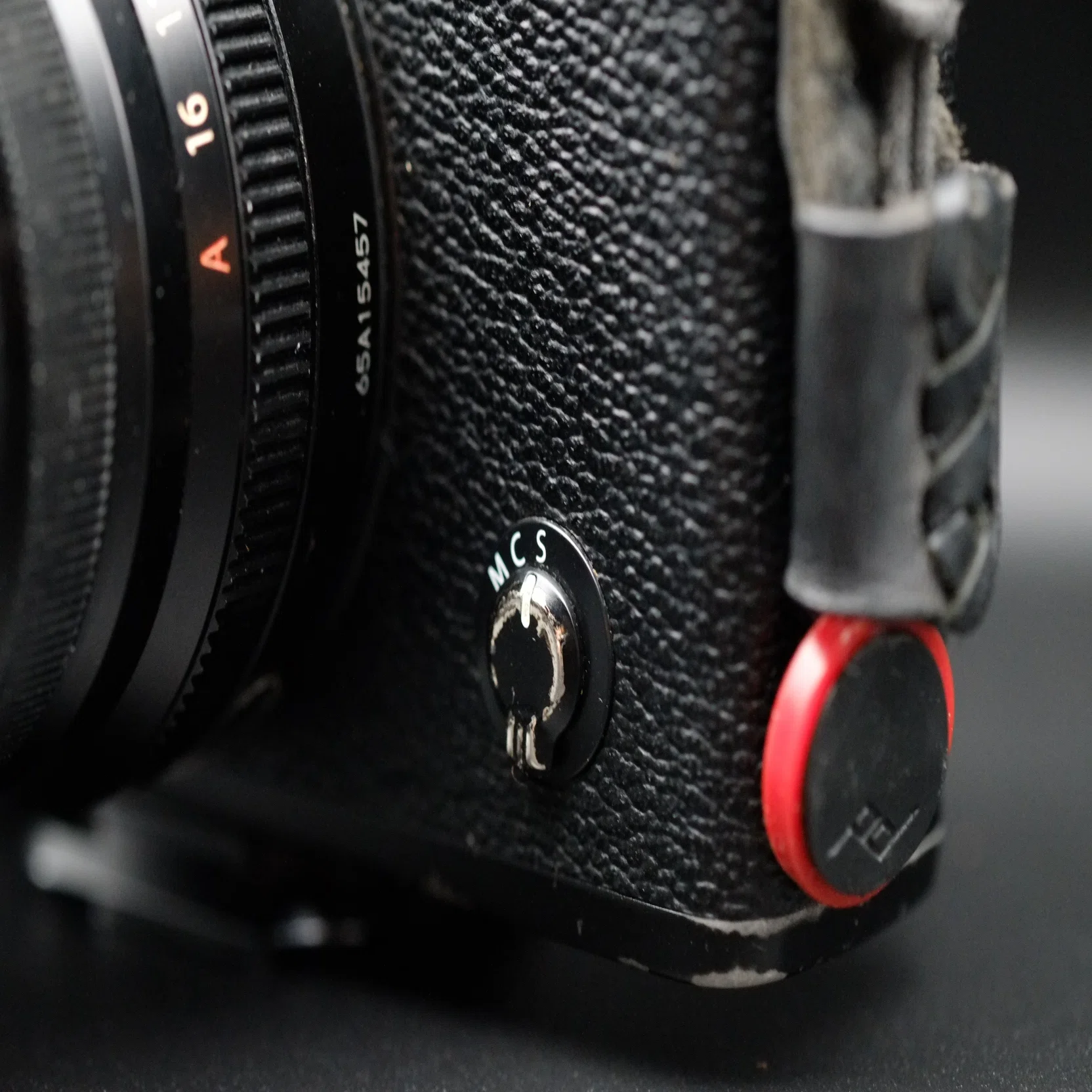 My FUJIFILM X-Pro2】塗装のハゲも黄ばんだ表示も愛着を感じてやまない 