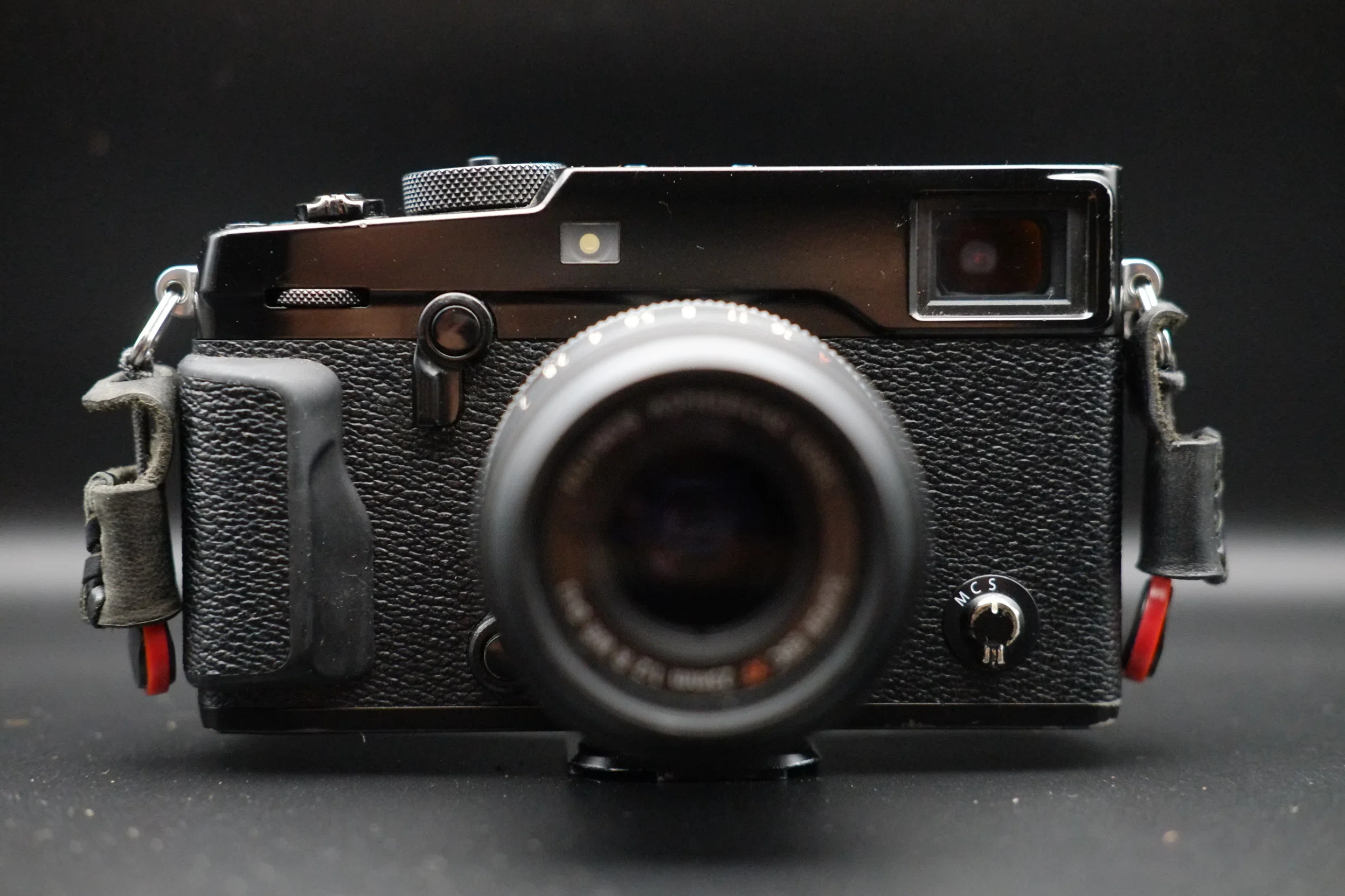 My FUJIFILM X-Pro2】塗装のハゲも黄ばんだ表示も愛着を感じてやまない