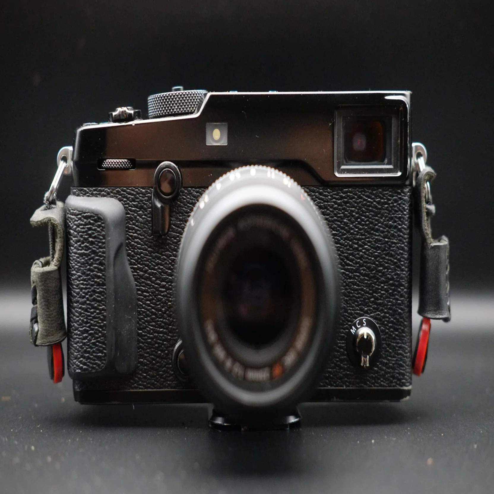 My FUJIFILM X-Pro2】塗装のハゲも黄ばんだ表示も愛着を感じてやまない 