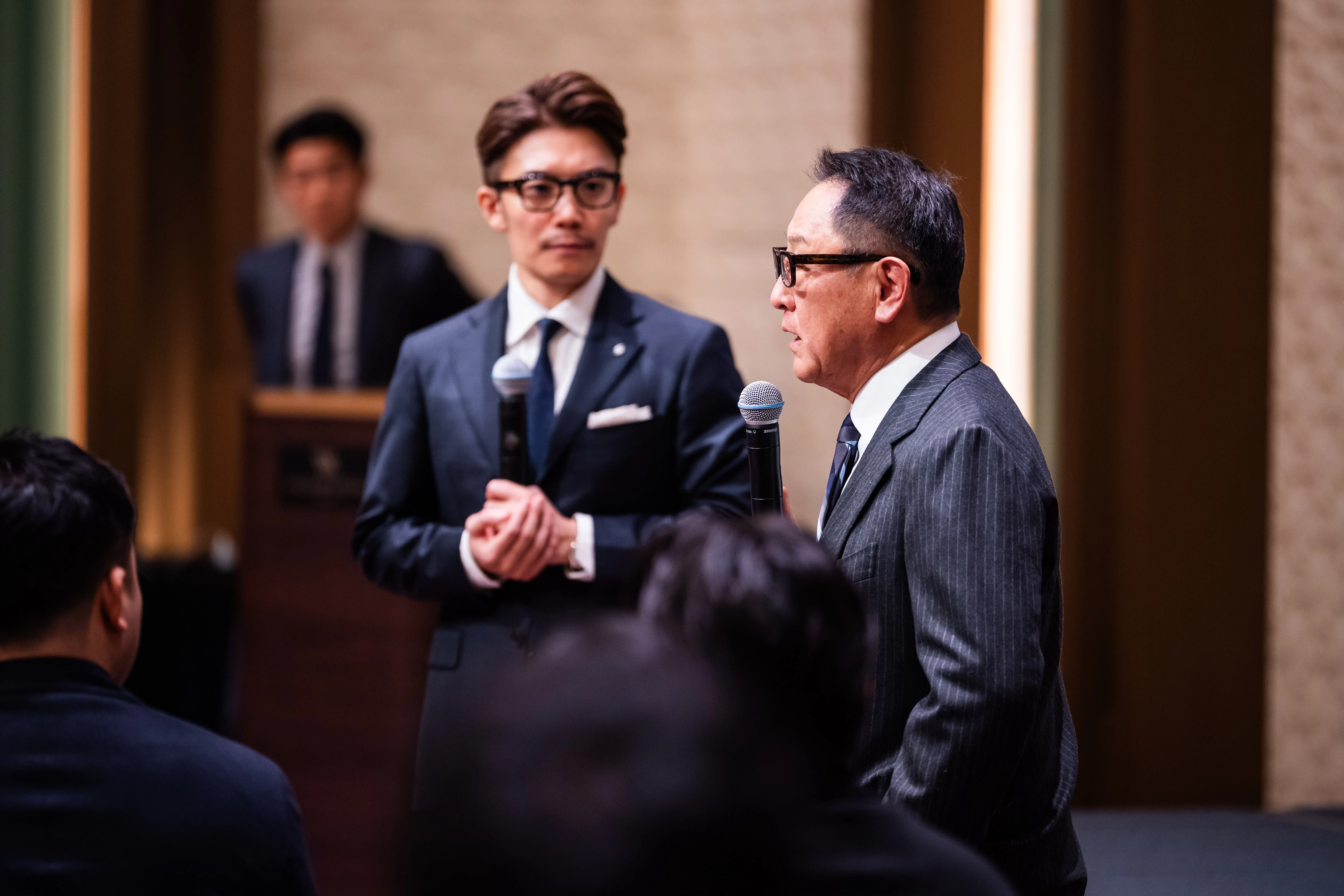 世界トップの自動車メーカーを率いる 豊田章男氏をお迎えして特別対談