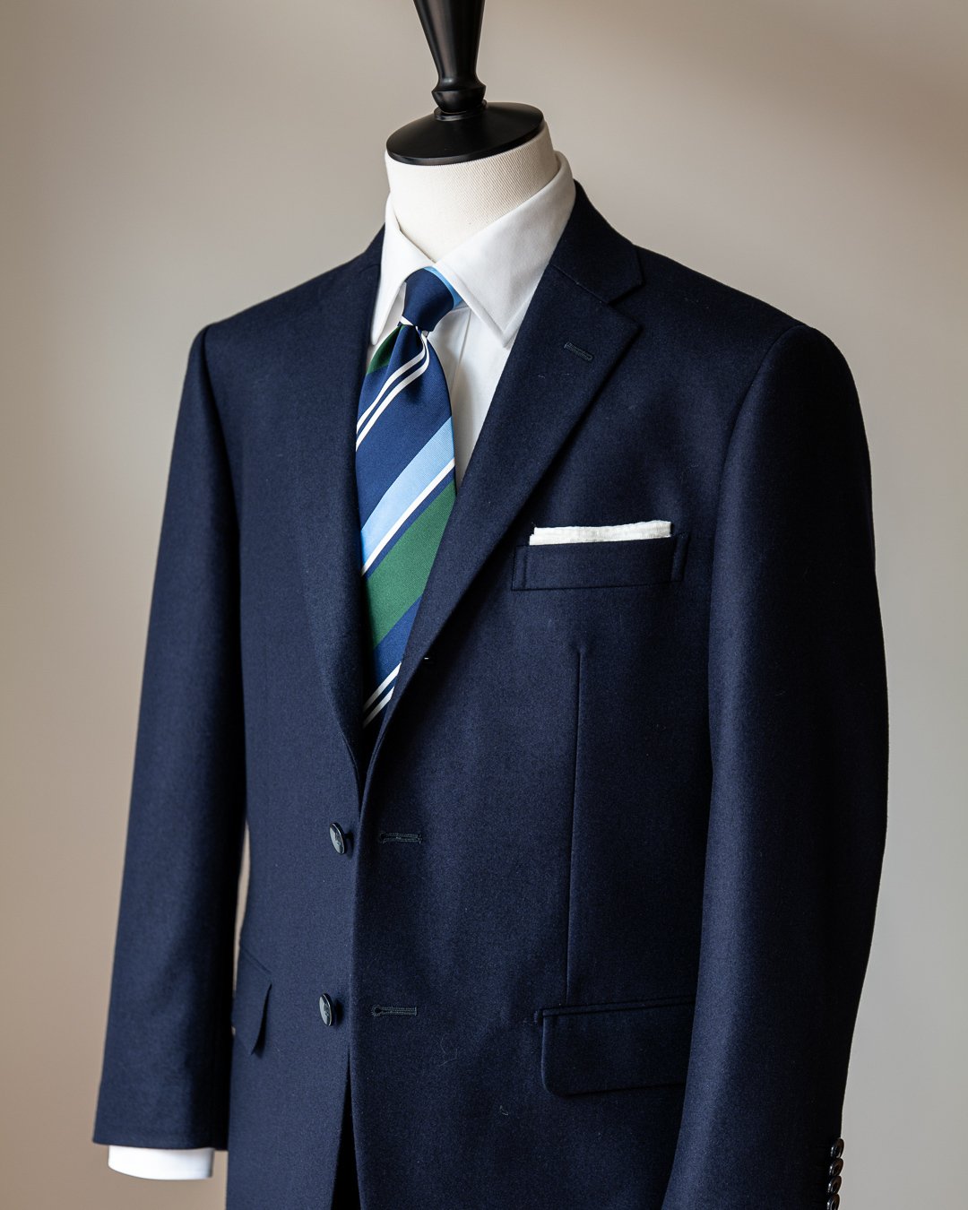 冬を装うという贅沢｜カノニコのフランネルで仕立てるスーツ｜千葉