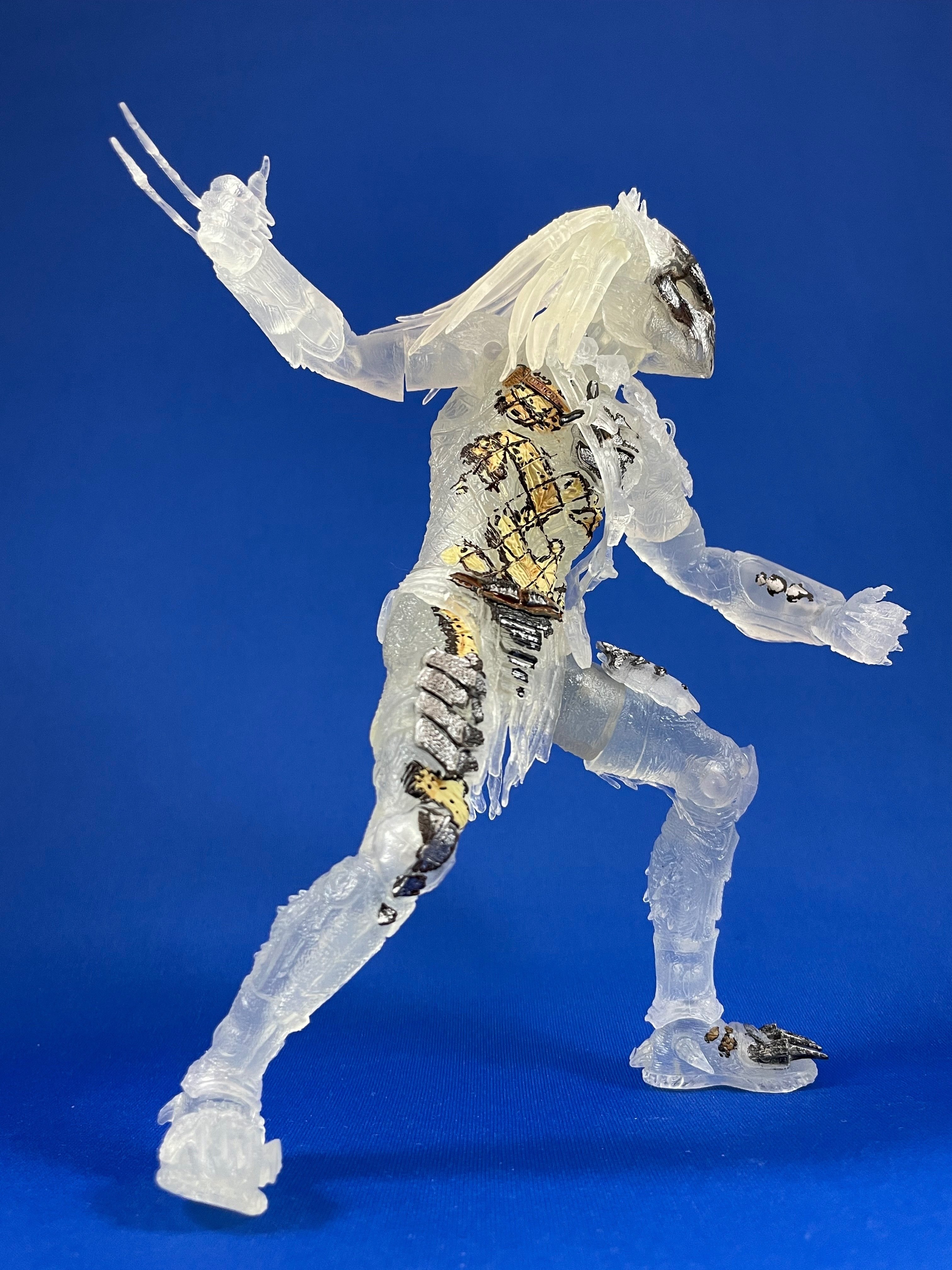 固定フィギュア…ではない！？】NECA ウルフプレデター ミッドクローク