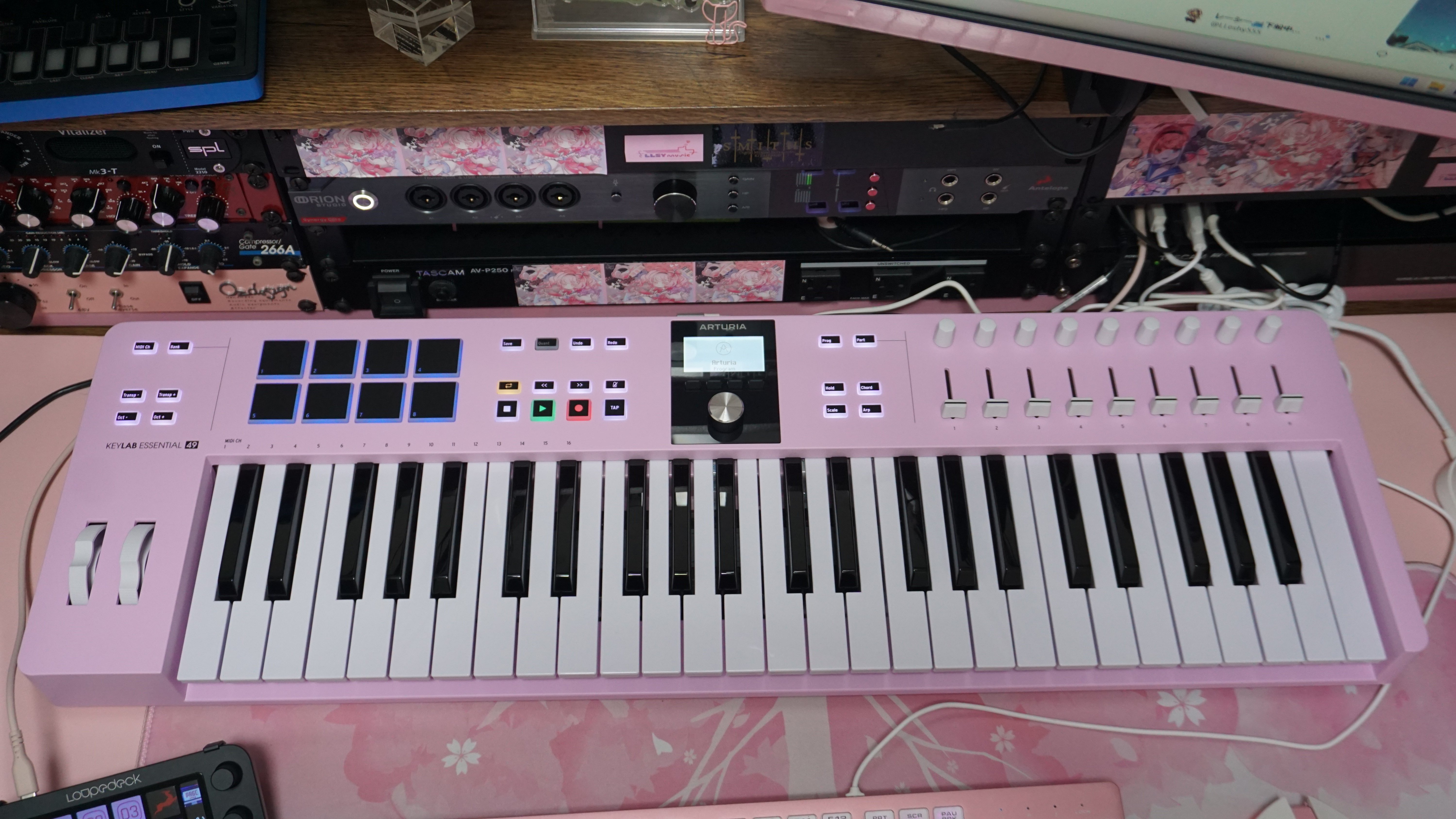 世界で一番かわいいMIDIキーボード【Arturia Keylab Essential
