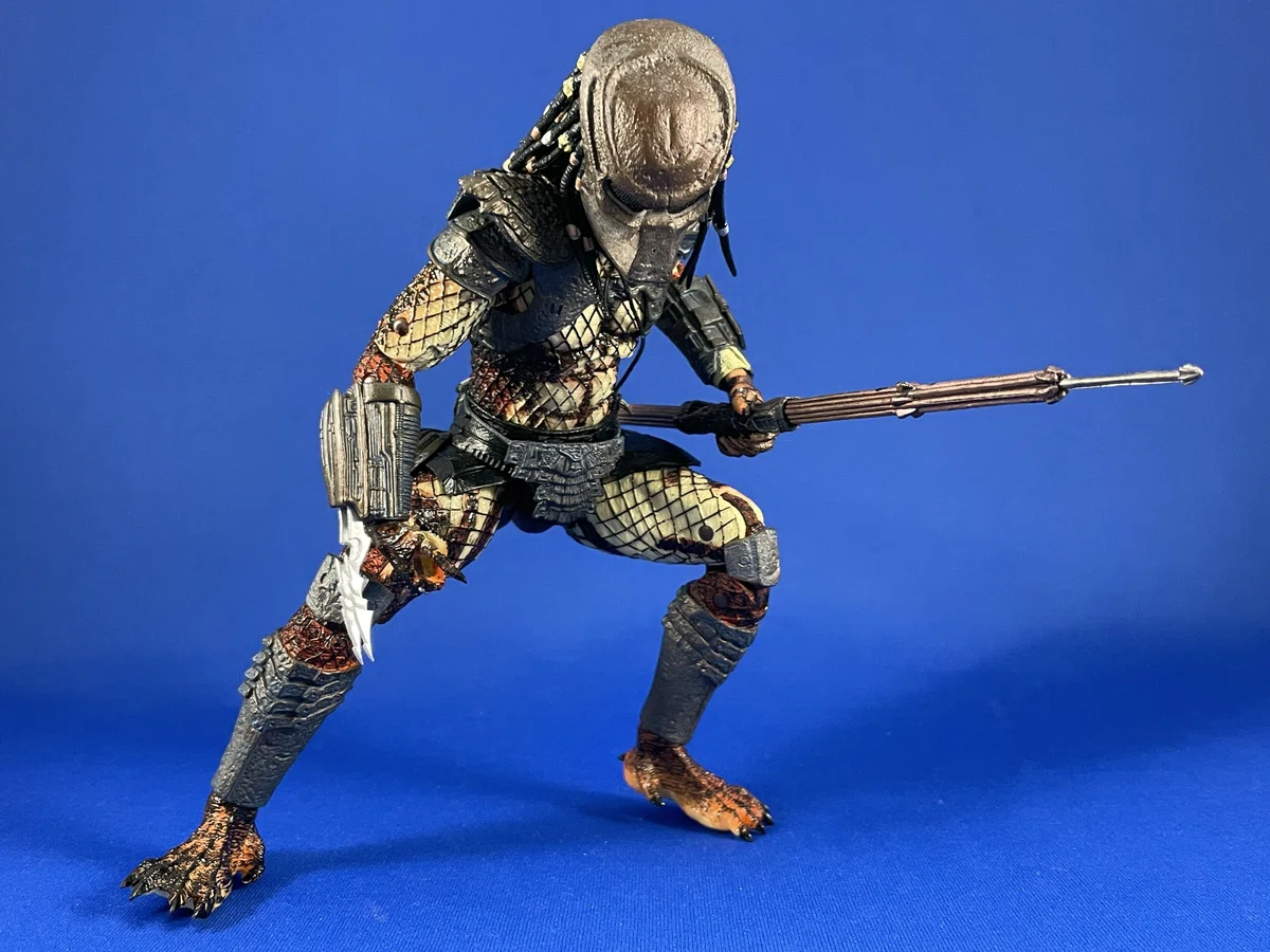 固定フィギュア…ではない！？】NECA ウルフプレデター ミッドクローク 