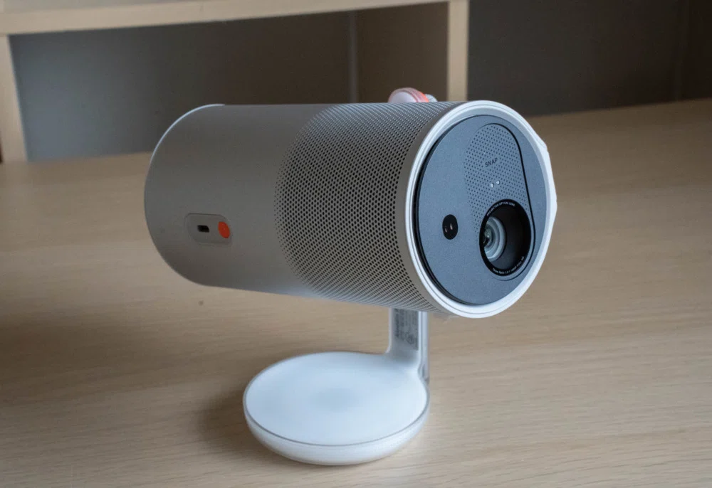 プロジェクター Aladdin Poca Full HD smart Projector Aladdin Poca Review | A Projector That Lets You Immerse Yourself