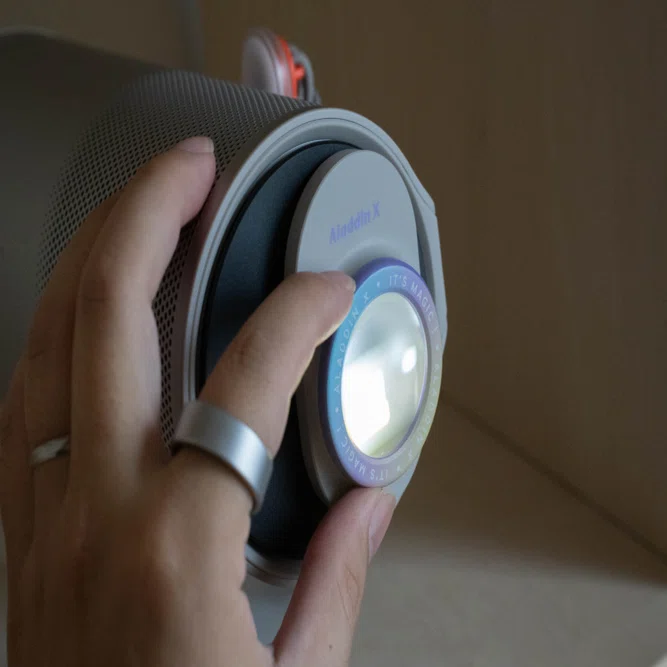 Aladdin Poca Review | A Projector That Lets You Immerse Yourself