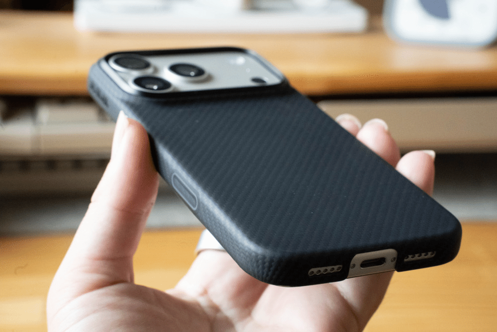 PITAKA Ultra-Slim Caseレビュー｜「裸族」に近い感覚で使える極薄