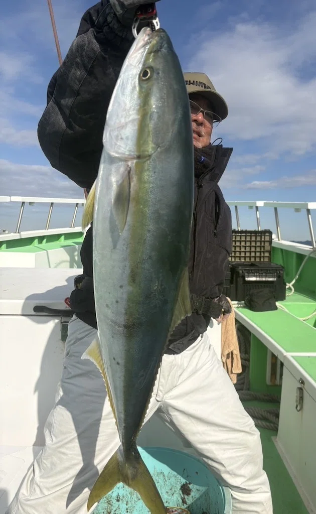泳がせ】大型ブリ8.9kg、さらに7kgブリ、大型ヒラメ3.6kgをゲット