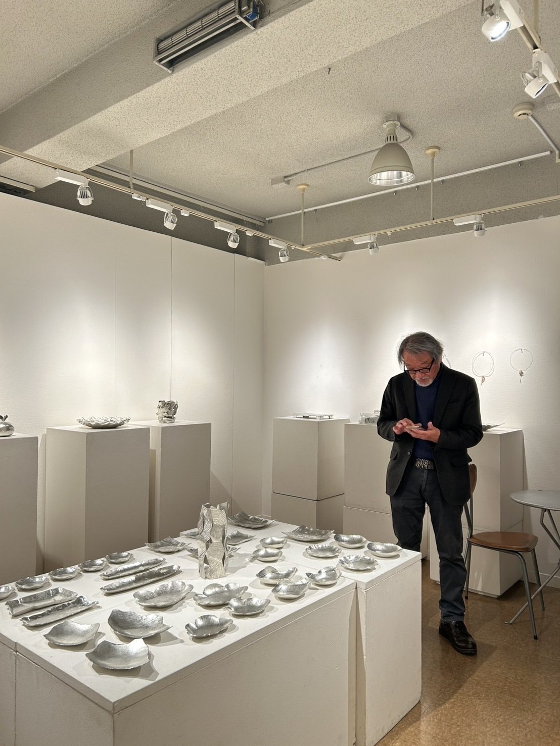 温かなる素材、錫に魅せられて (関根正文 個展 ― 銀錫に宿る息吹