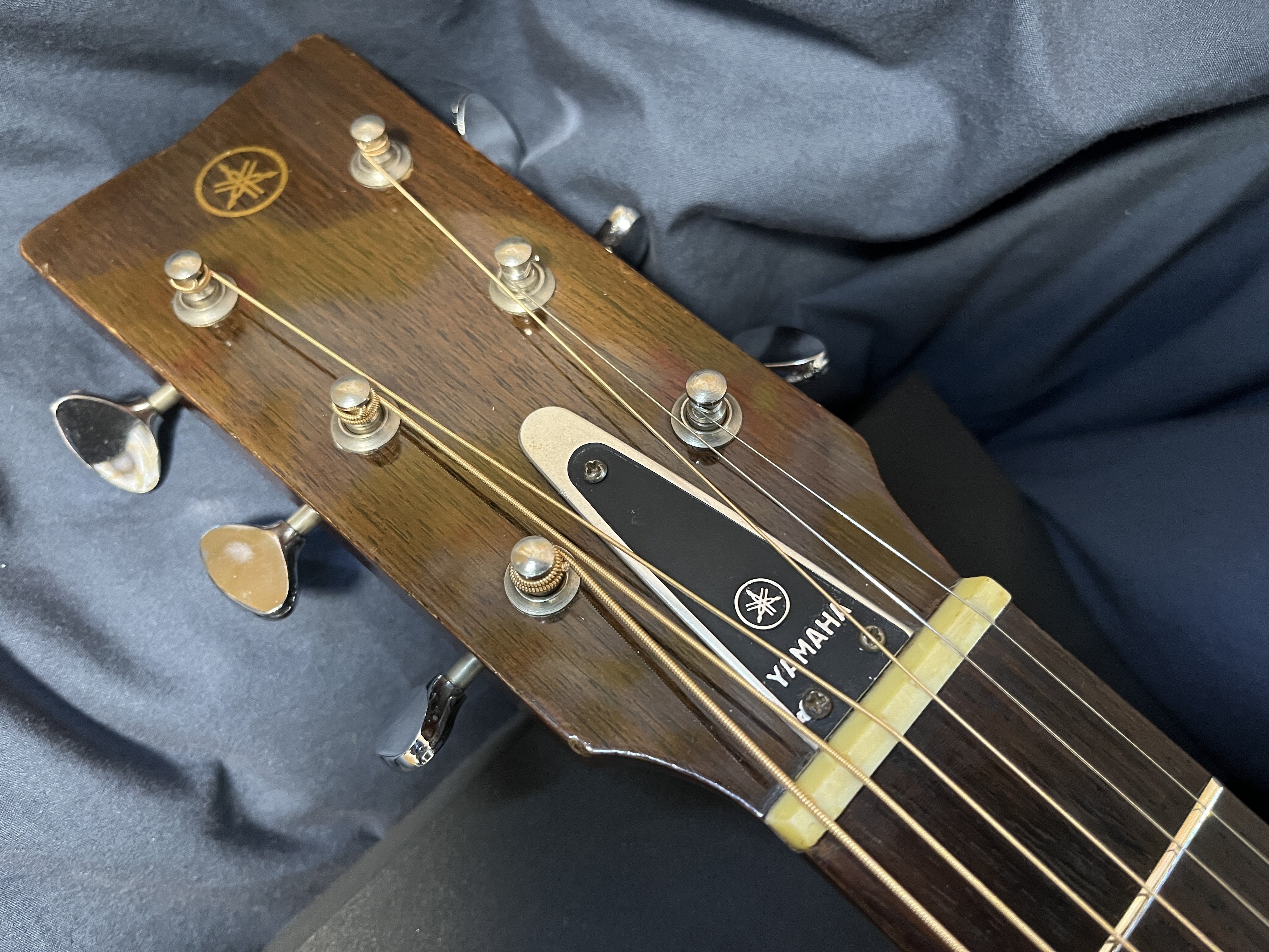 ヤマハFG-220（FG-180だけが赤ラベルじゃない）｜鋪田博紀@音楽