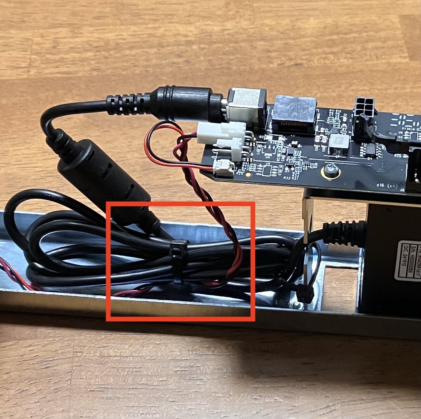 Avid HDX THUNDERBOLT 3 CHASSISを静音ファンへの交換のやり方｜たっち
